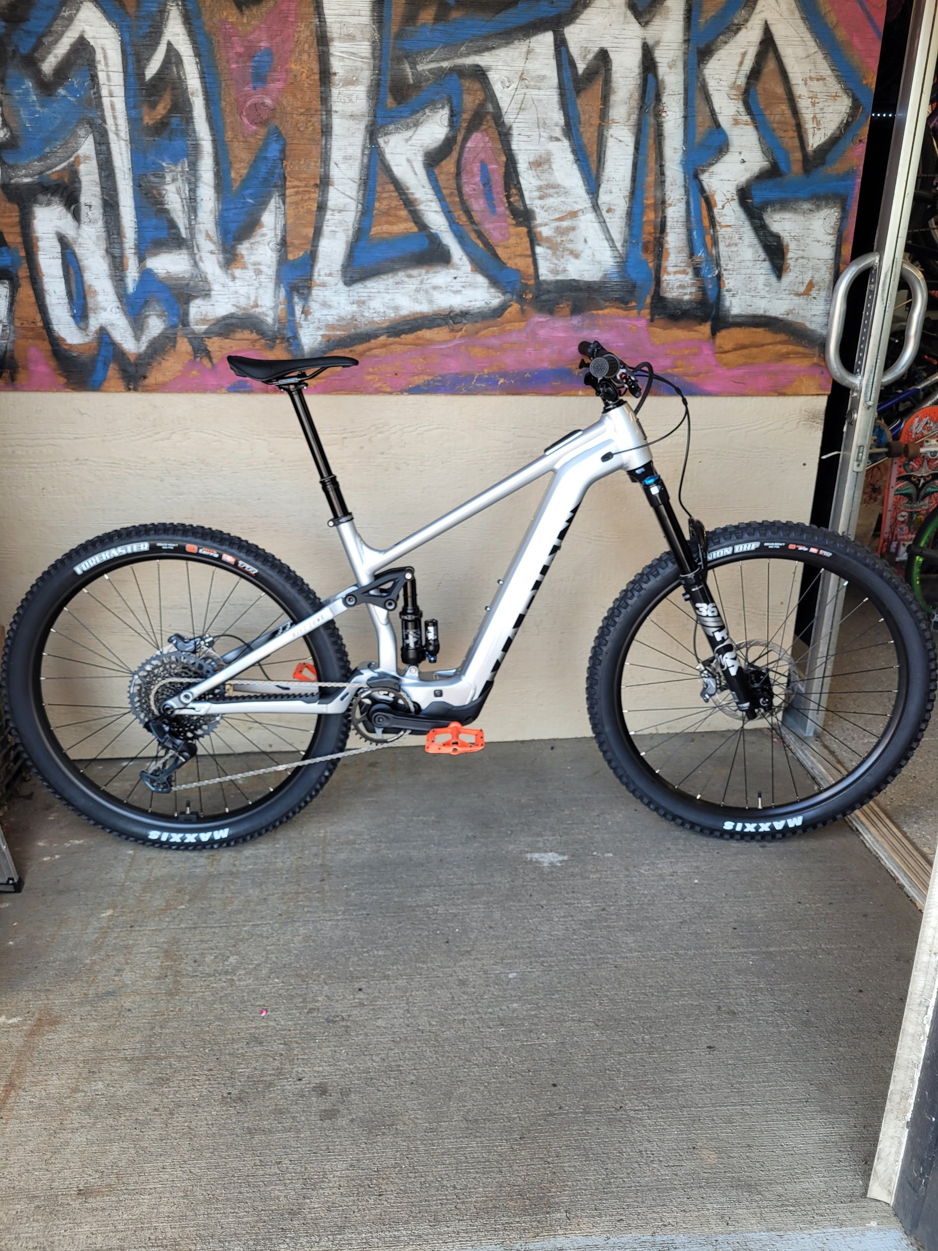 New Marin Rift Zone EL2 Large - $6,530