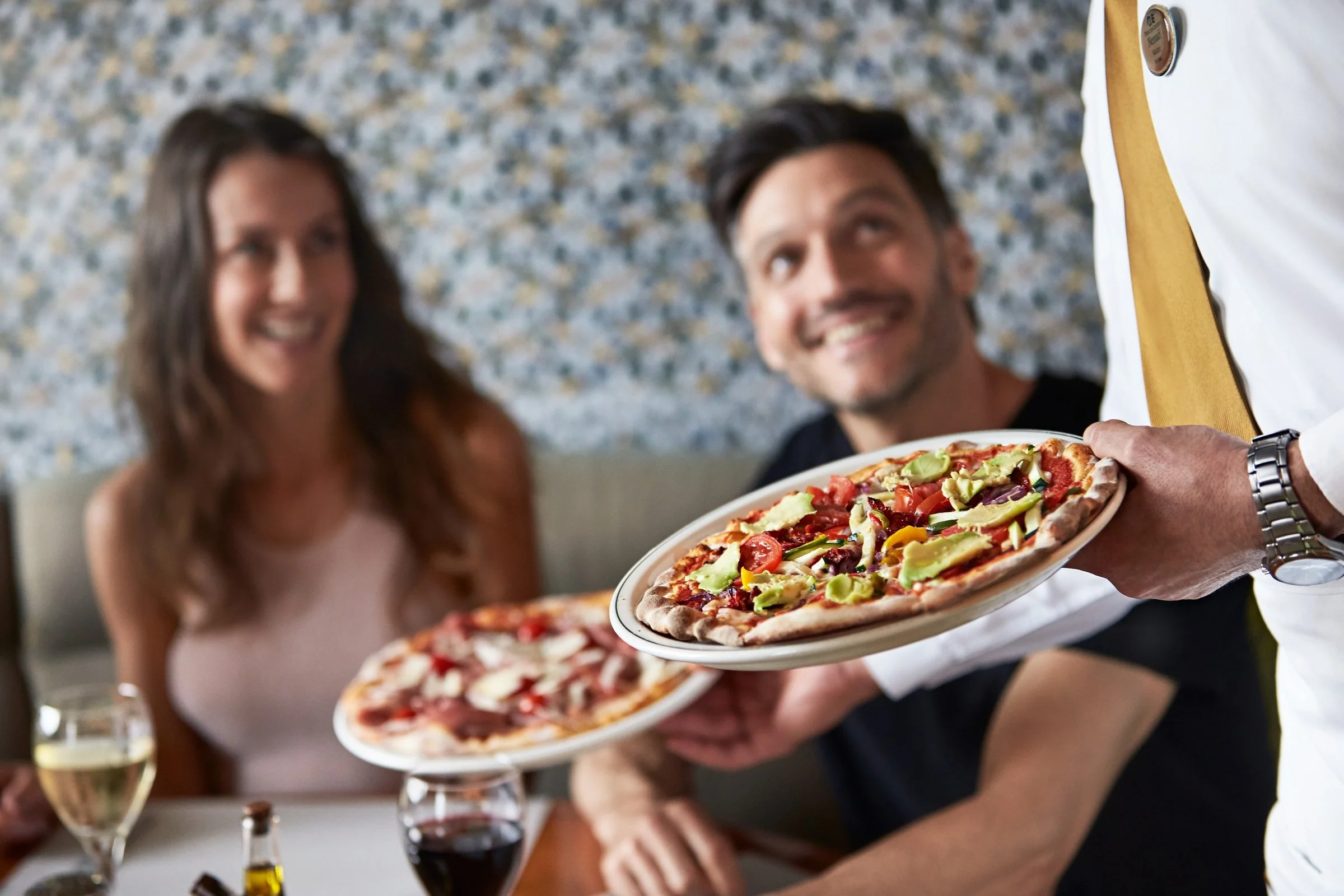 06_Alfredos_Dining.jpg