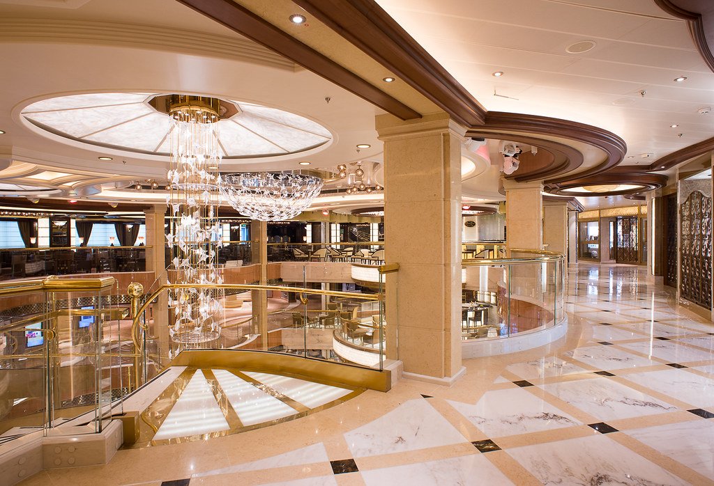 03_Royal_Piazza_Atrium.jpg