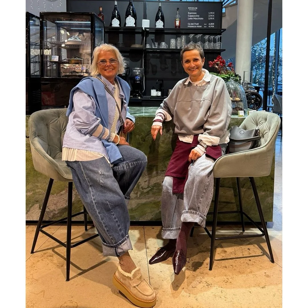 ✨LAST CALL CHRISTMAS SHOPPING 🎄 ✨

Wir laden euch HERZLICH ein zu unserem Weihnachtlichen Shopping- Event!

Wann? - Am 20. Dezember von 10 bis 18 Uhr
Wer? - @grafpetra_  von @pg3fashion 
Wo? - Bei uns im Store🩷

Freut euch auf die neuen Farben von 