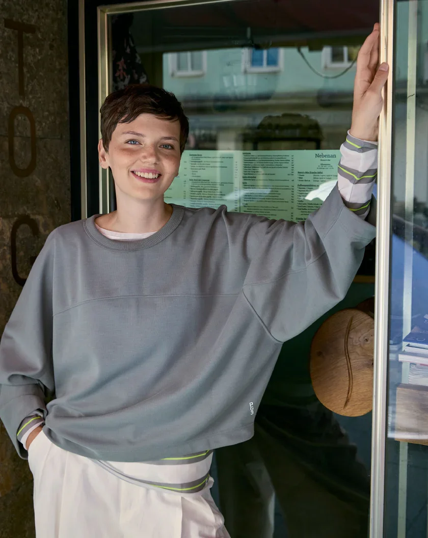 Sweater-Gustavo-grau-00_af6c9970-c2c1-497f-b0ff-7bf08e205a8c_864x1056.webp