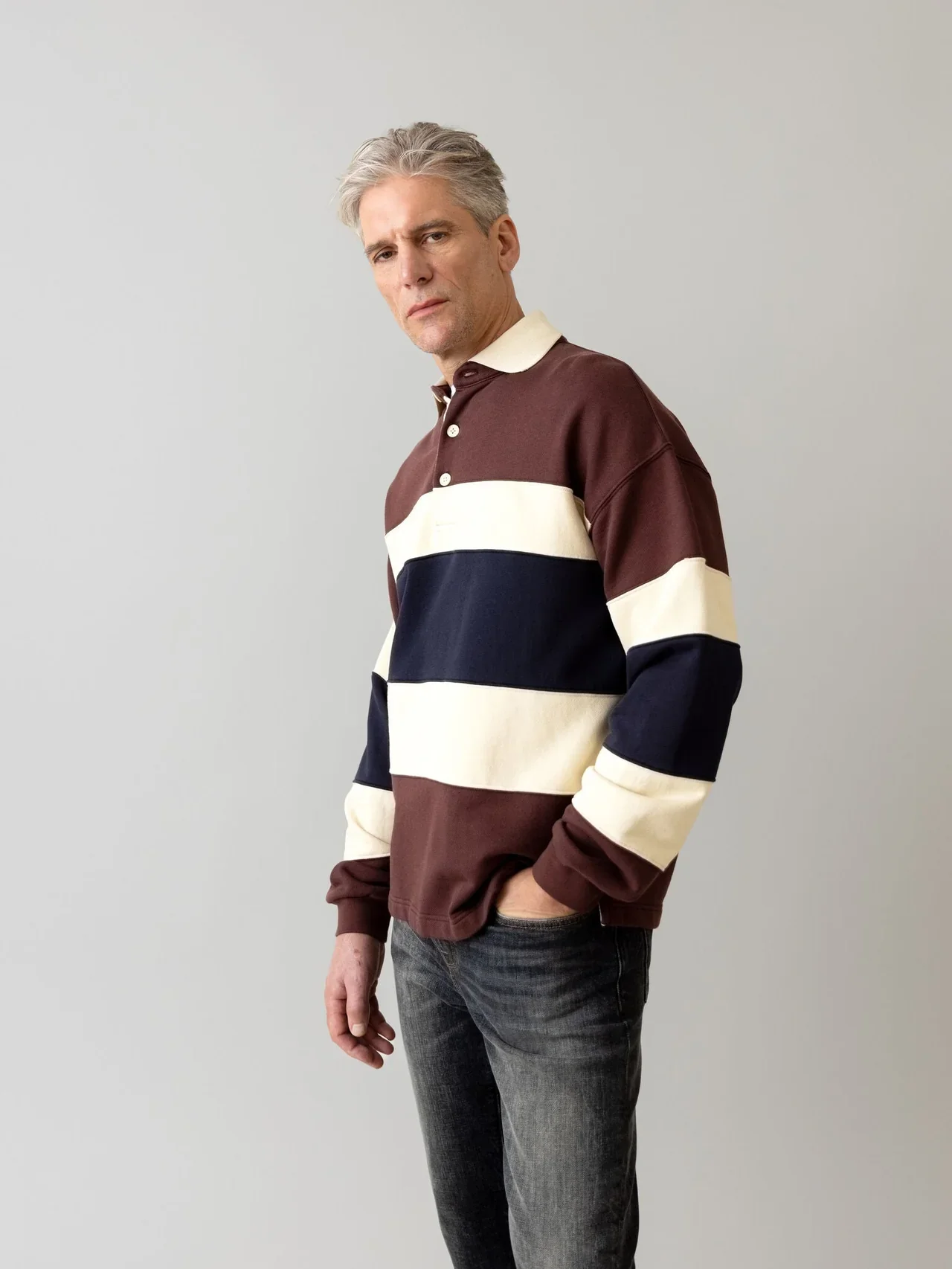 508290948MMGGrahamPoloSweatTotalEclipse-508710410MMGAndyManoJeansBlueDenim1.webp