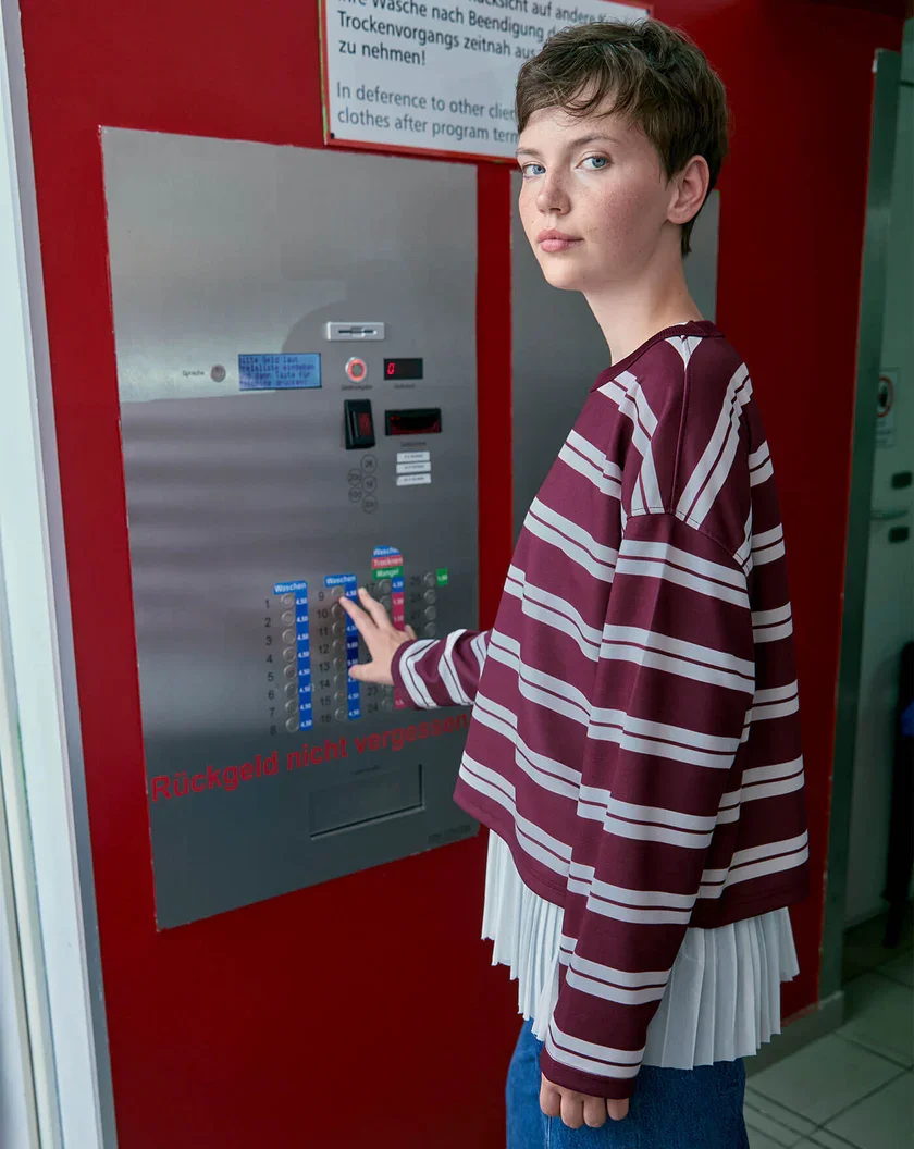 Sweater-Giovanna-bordeaux-00_864x1056.webp