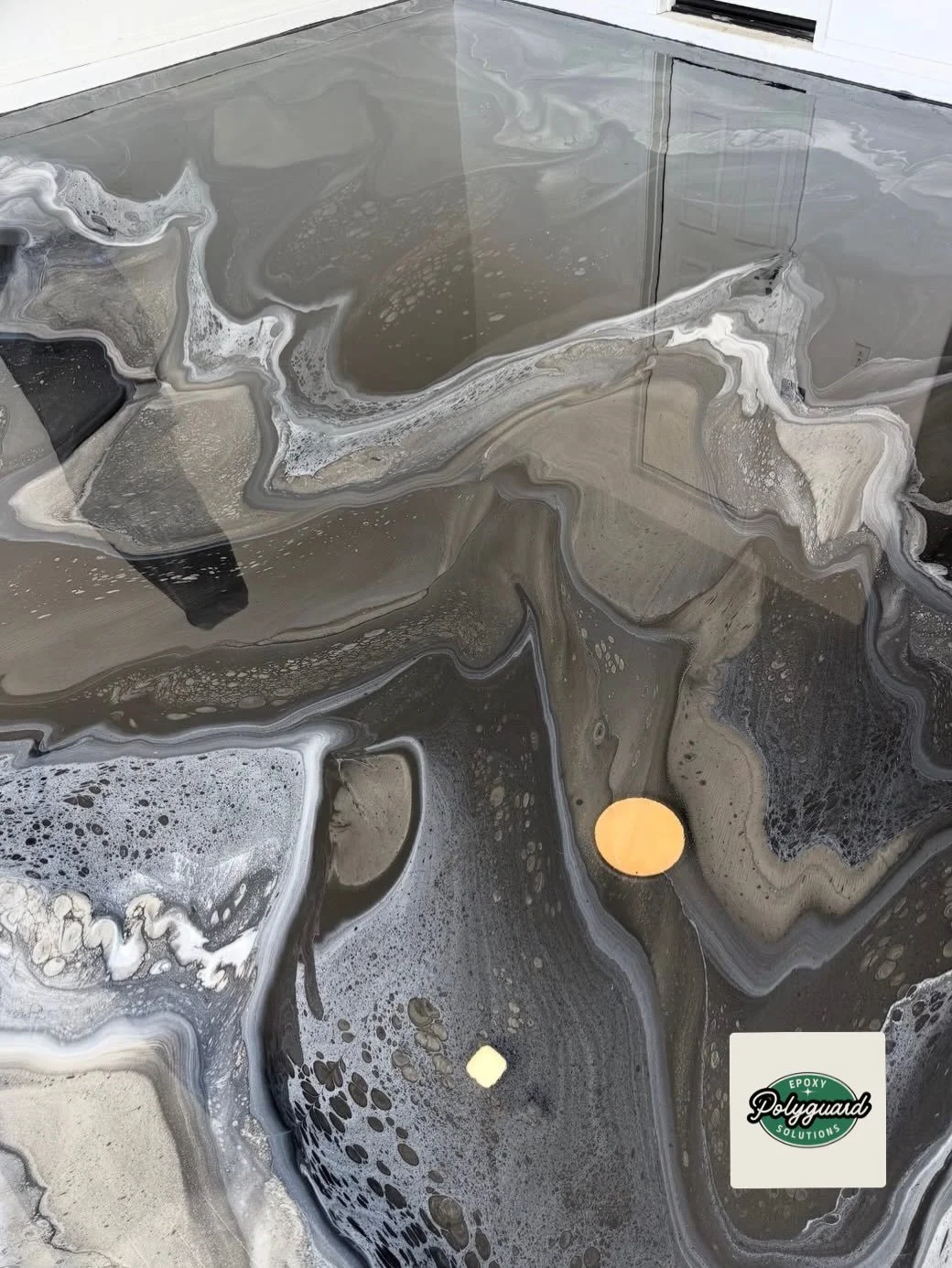 Give your space a modern, high-end look that&rsquo;s built to last! Metallic epoxy floors create a stunning, seamless finish perfect for garages, offices, showrooms, gyms, and more.
✔️ Durable
✔️ Easy to clean
✔️ Chemical &amp; stain resistant
✔️ End