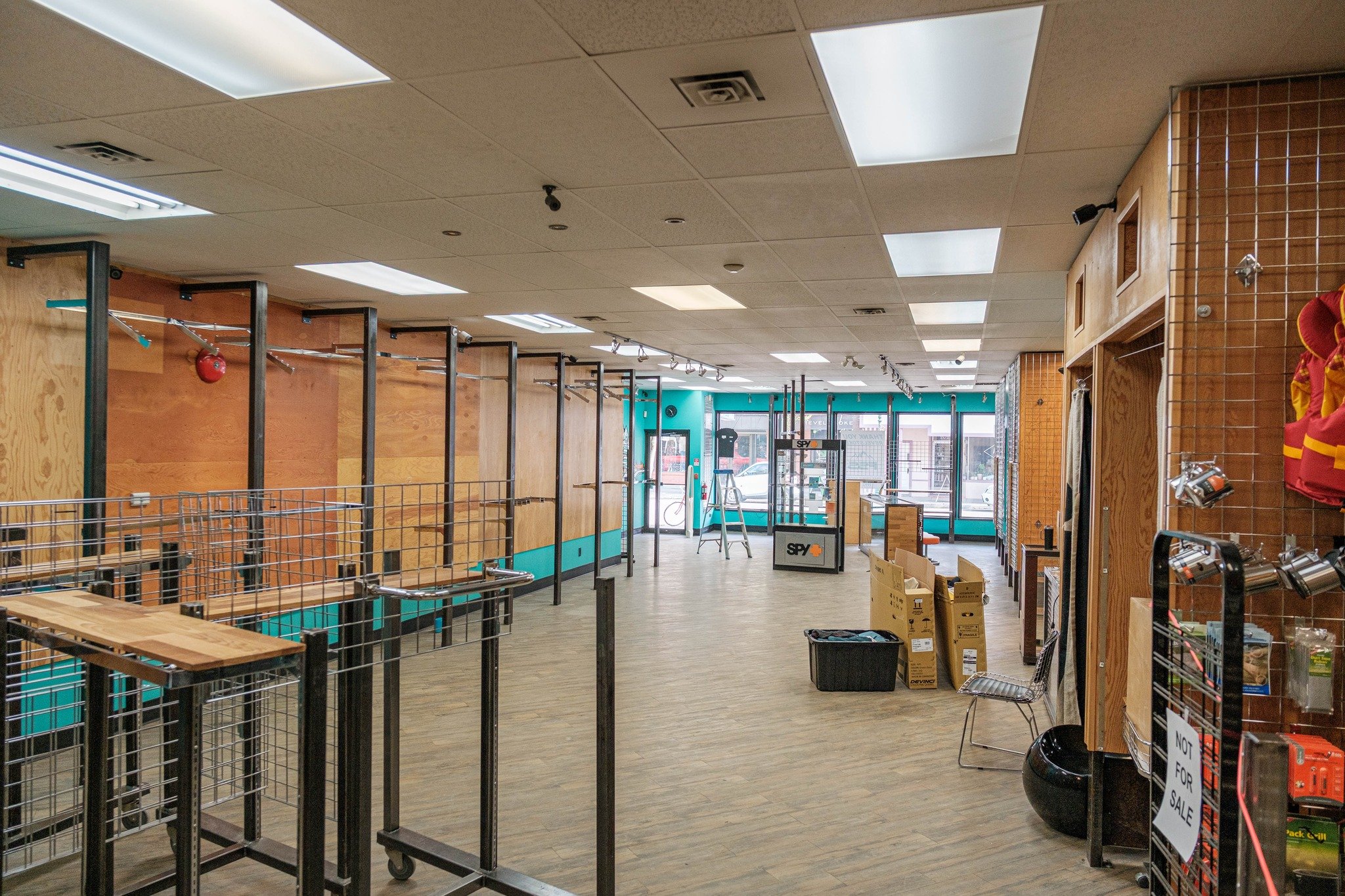 Making progress 💪 Product is arriving on the daily! Huge thanks to everyone who's popped in and shared what you'd love to see us carry.

#NeighbourhoodSports
