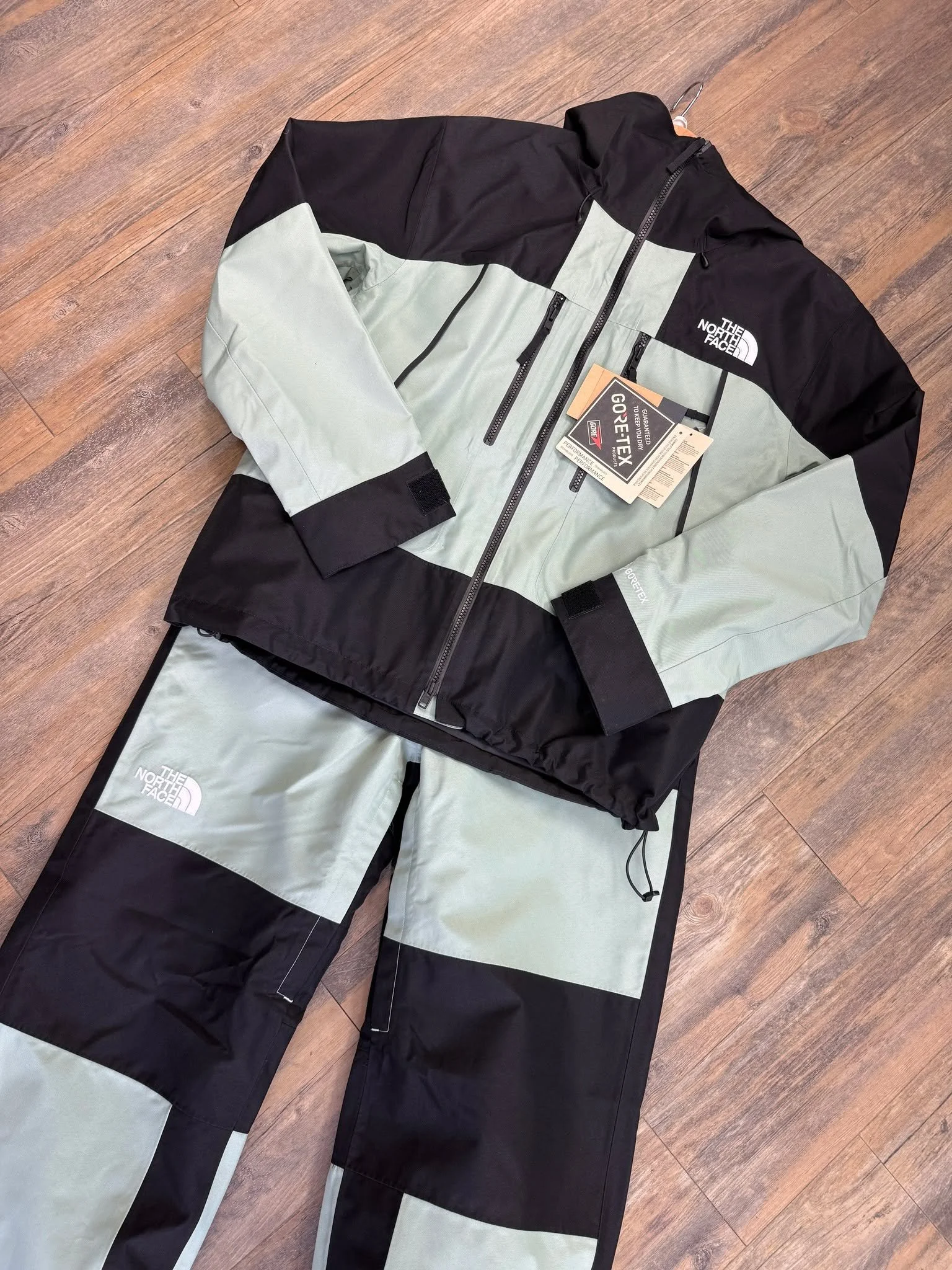 @thenorthface has officially landed in-store! From full GORE-TEX outerwear to the comfiest fleece zips &mdash; even kids&rsquo; gear &mdash; it&rsquo;s all here and ready for winter. 

#NBHsports