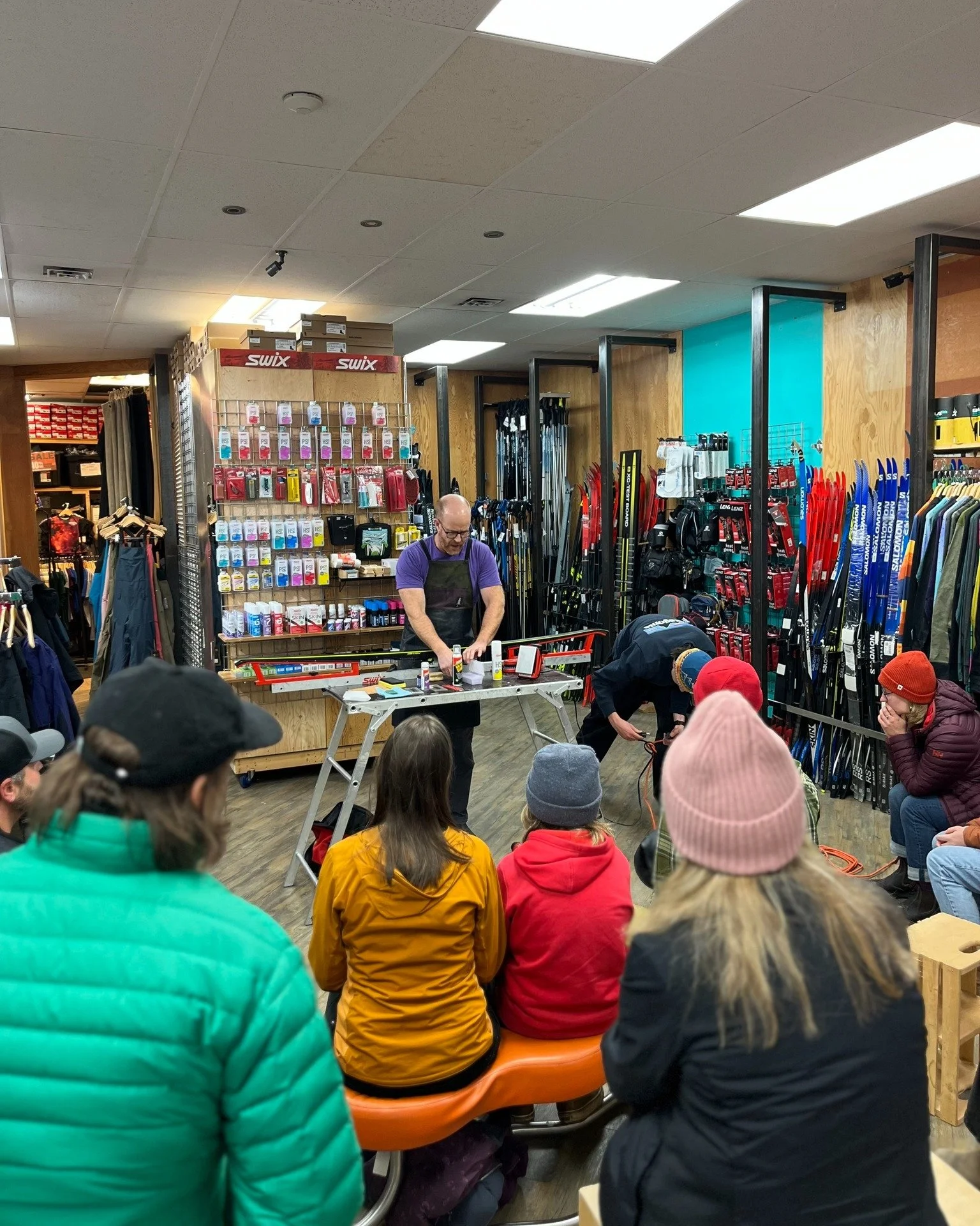 A huge thank you to Angus and Hillary from @revelstokenordic for putting on the Nordic ski waxing clinic. We had over 20 people attend! 

#NBHSports