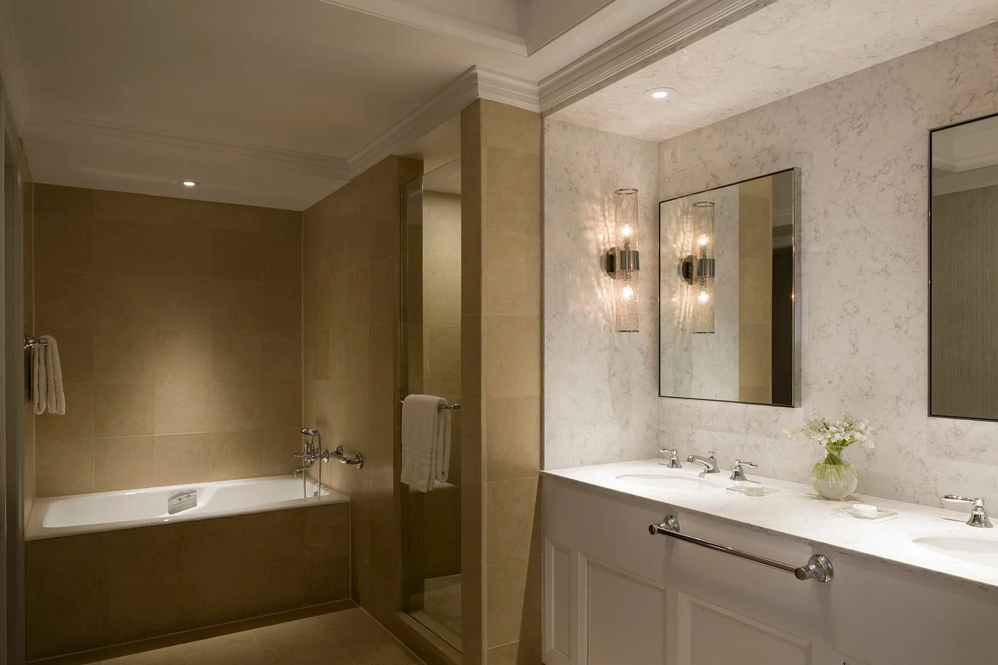 premier-suite-bathroom.jpg