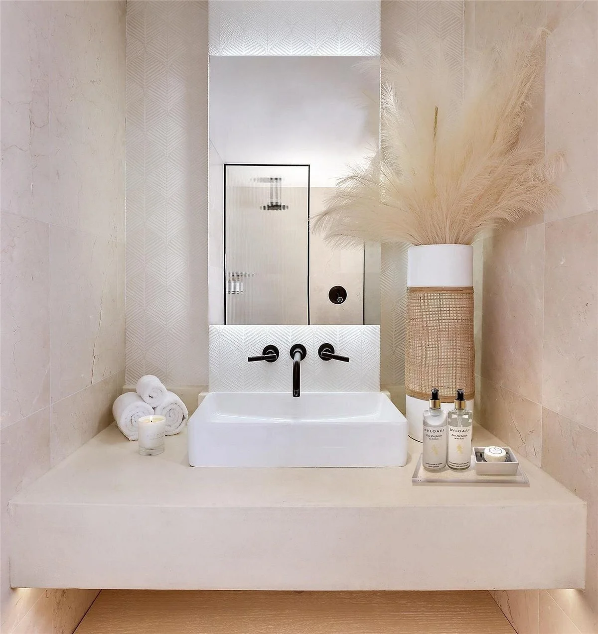 signature-suite-bathroom.jpg