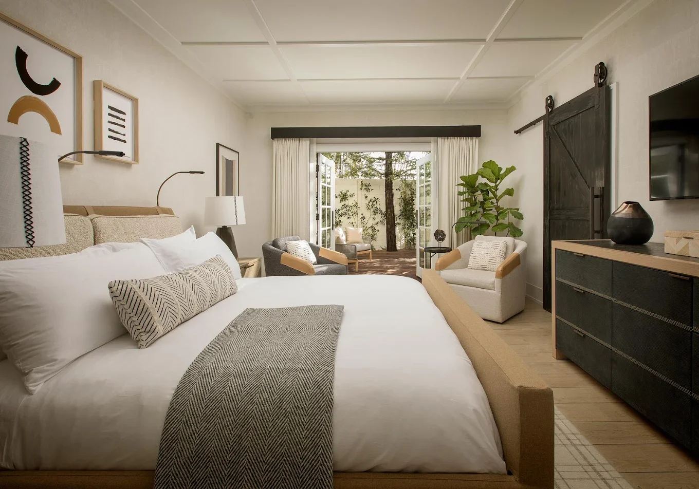 Deluxe Guestroom at MacArthur Place Sonoma.webp