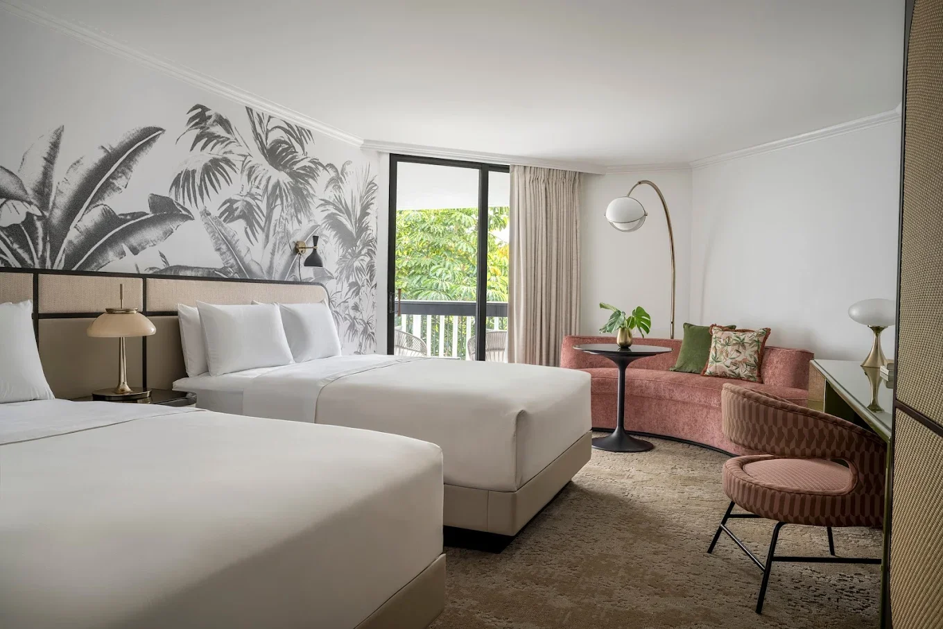 queen queen standard room open shades-28.webp