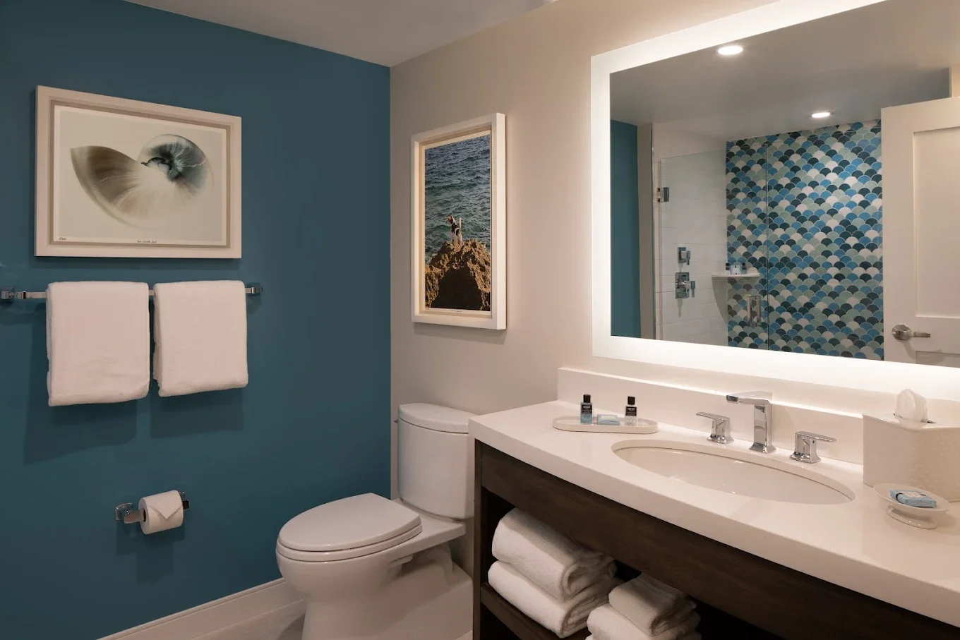 3KKQOV bathroom-21.webp