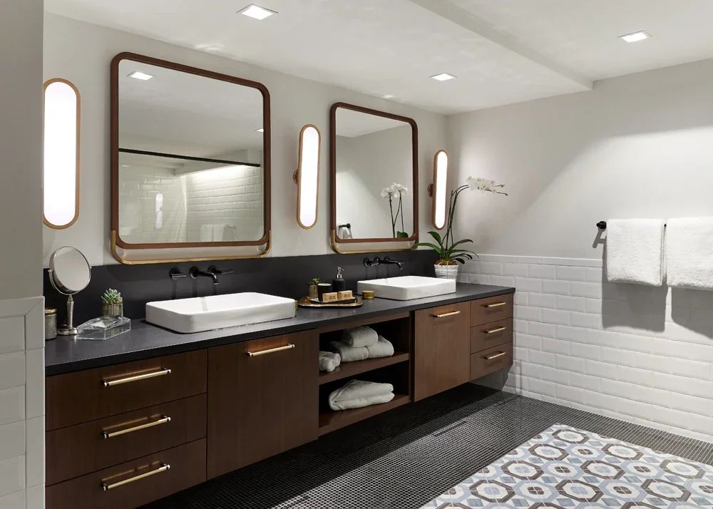Hutton Suite_First Floor Bathroom_Analog_Credit Tim Williams.webp