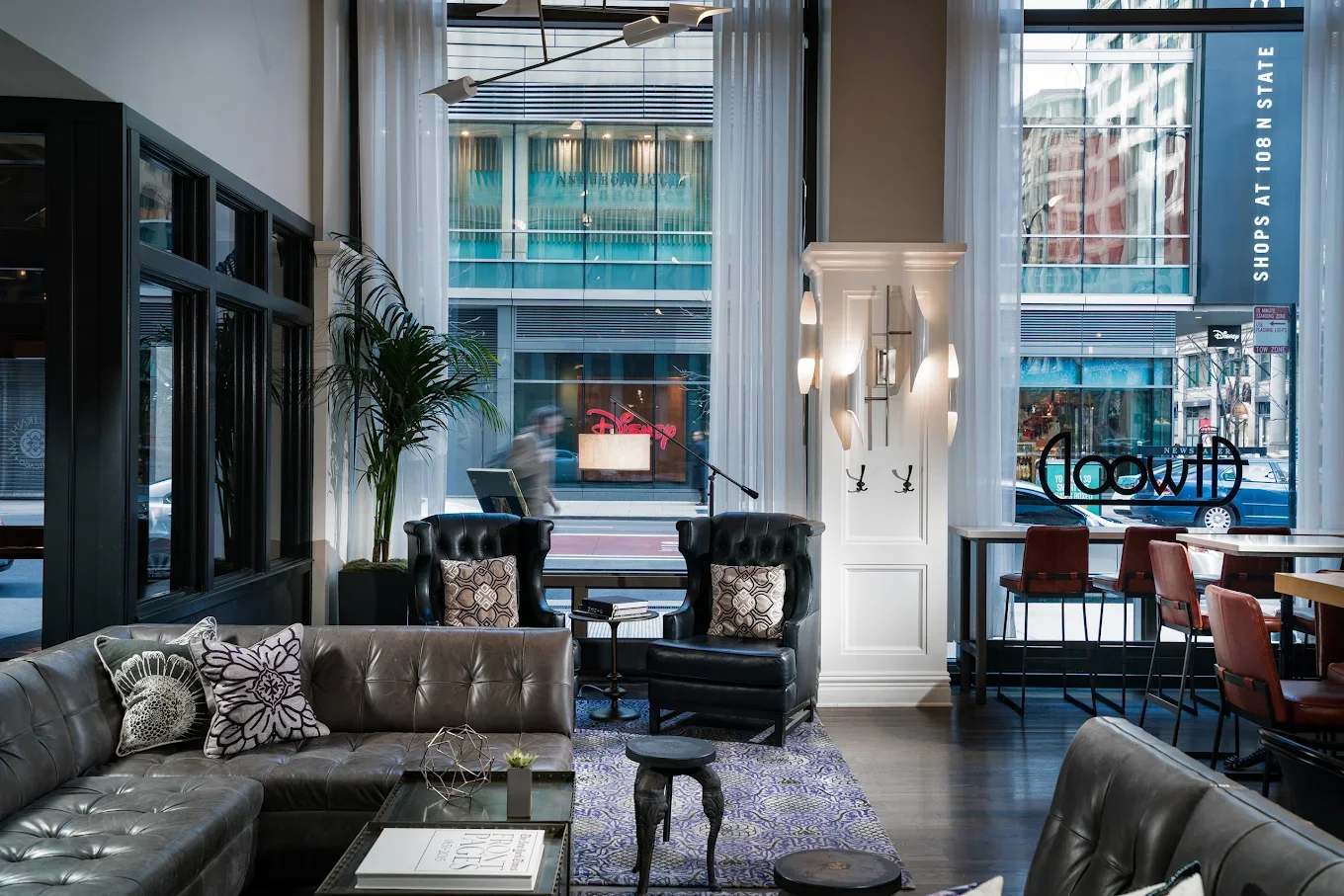 The Alise Chicago-Interiors-Lobby Sitting Area.webp