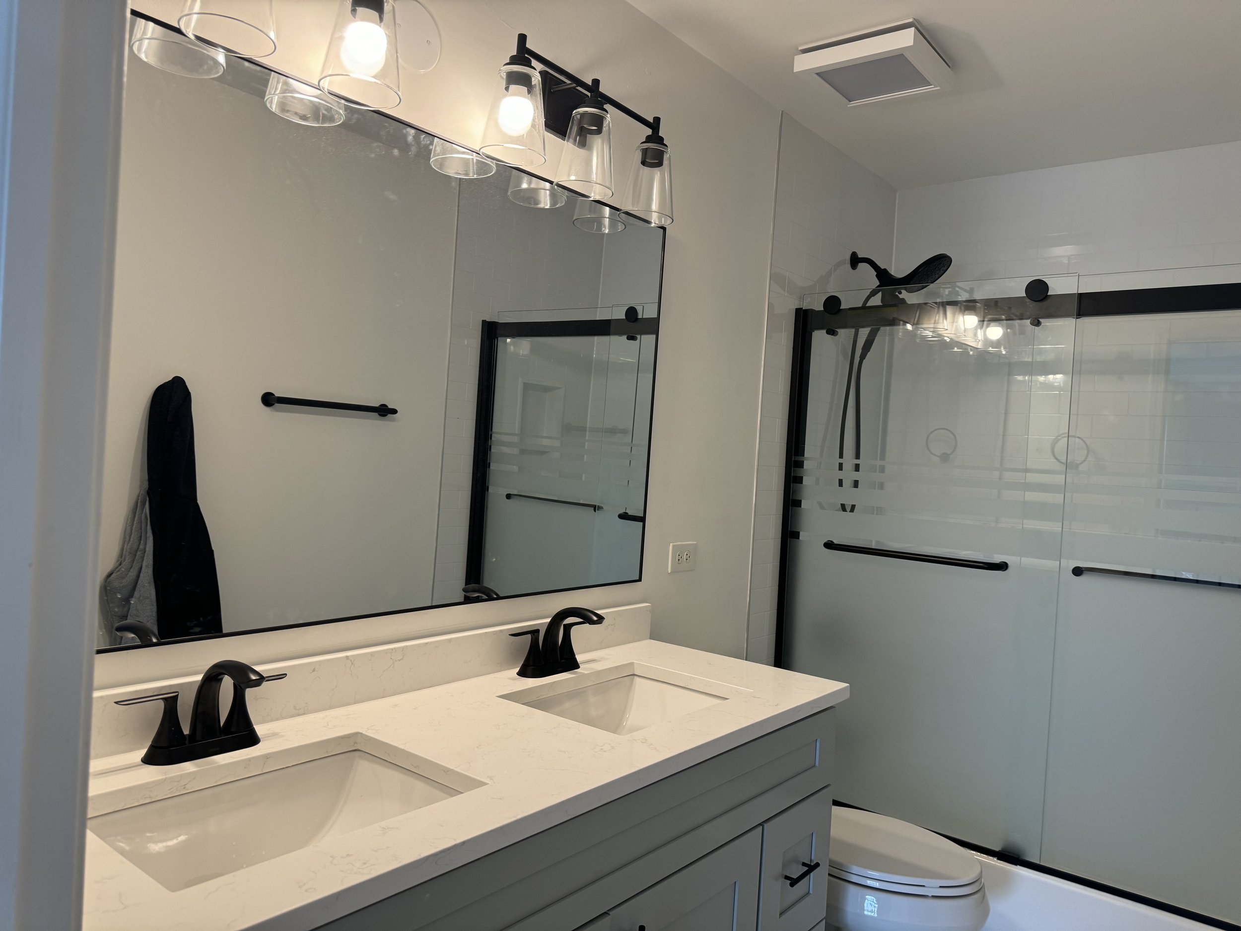 FULL HALL BATHROOM/ Oswego IL