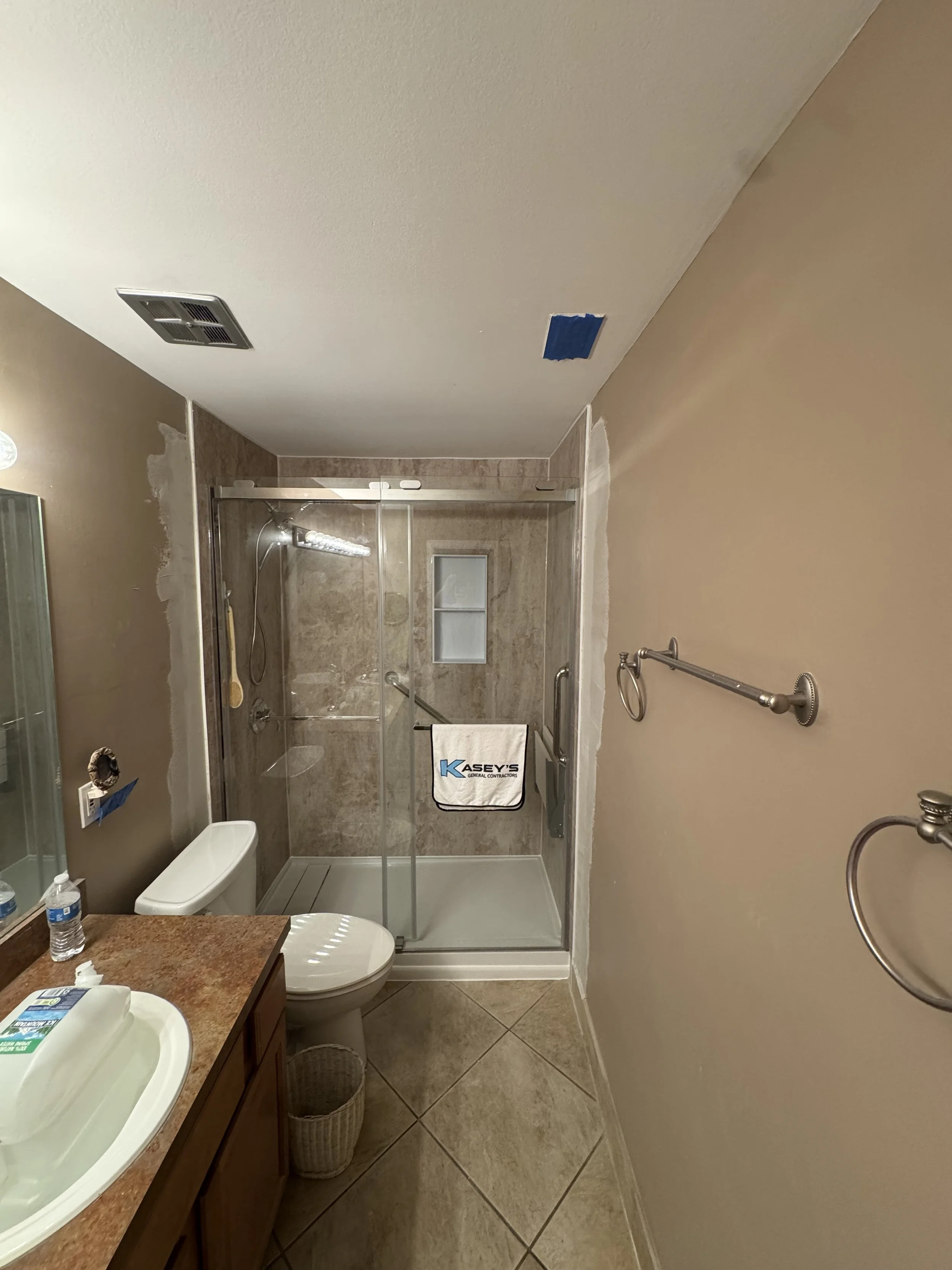 Kitchen remodeling Bathroom remodeling Kitchen and bath renovation Custom bathroom design — KASEYS CONTRACTORS https://www.kaseyscontractors.com/gallery/project-one-h346n-9696l Kitchen remodeling Bathroom remodeling Kitchen and bath renovation Custom