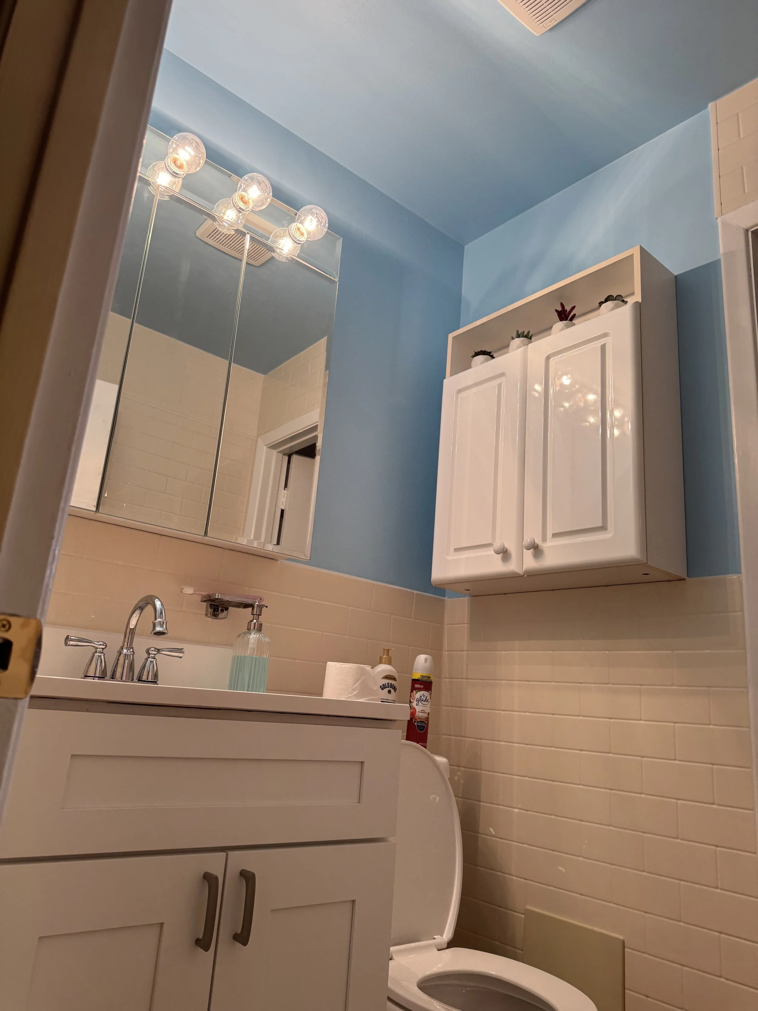 POWDER ROOM - ELK GROVE