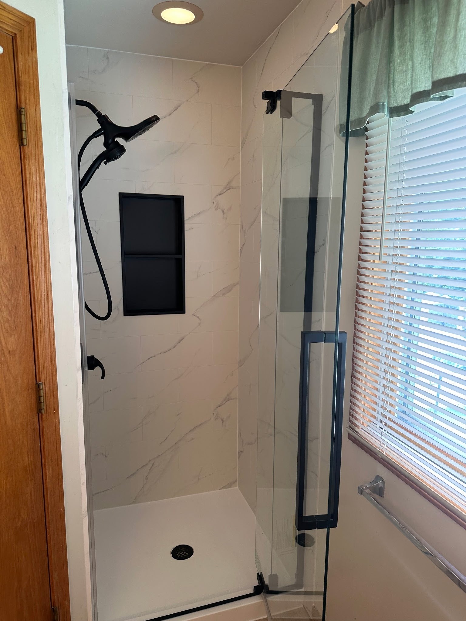 BATHROOM REMODEL -ROSELLE -SCHAUMBERG -NAPERVILLE- CHICAGO-MILWAUKEE- ROCKFORD-LAKE COUNTY - KANE COUNTY- DUPAGE COUNTY- LILSE -HOMER GLEN- DOWNERS GROVE - LOMBARD-OAKBROOK-HIONSDALE-BURR RIDGE- WILMETTE - HIGHLAND PARK- WOODSTOCK- AURORA - JOILET - 