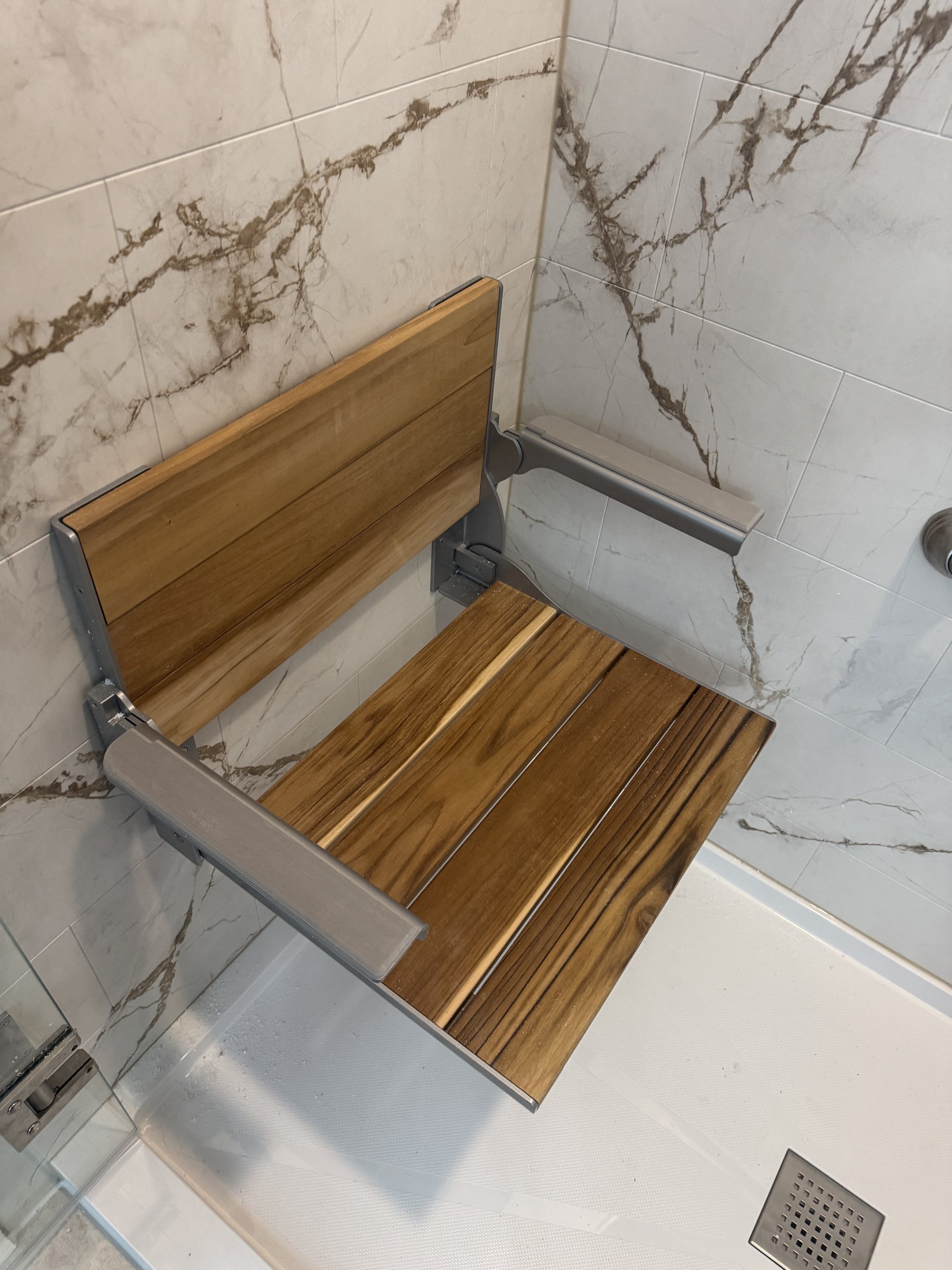 Kitchen remodeling
Bathroom remodeling
Kitchen and bath renovation
Custom bathroom design ROSELLE DUPAGE LAKE COOK KANE DEKALB