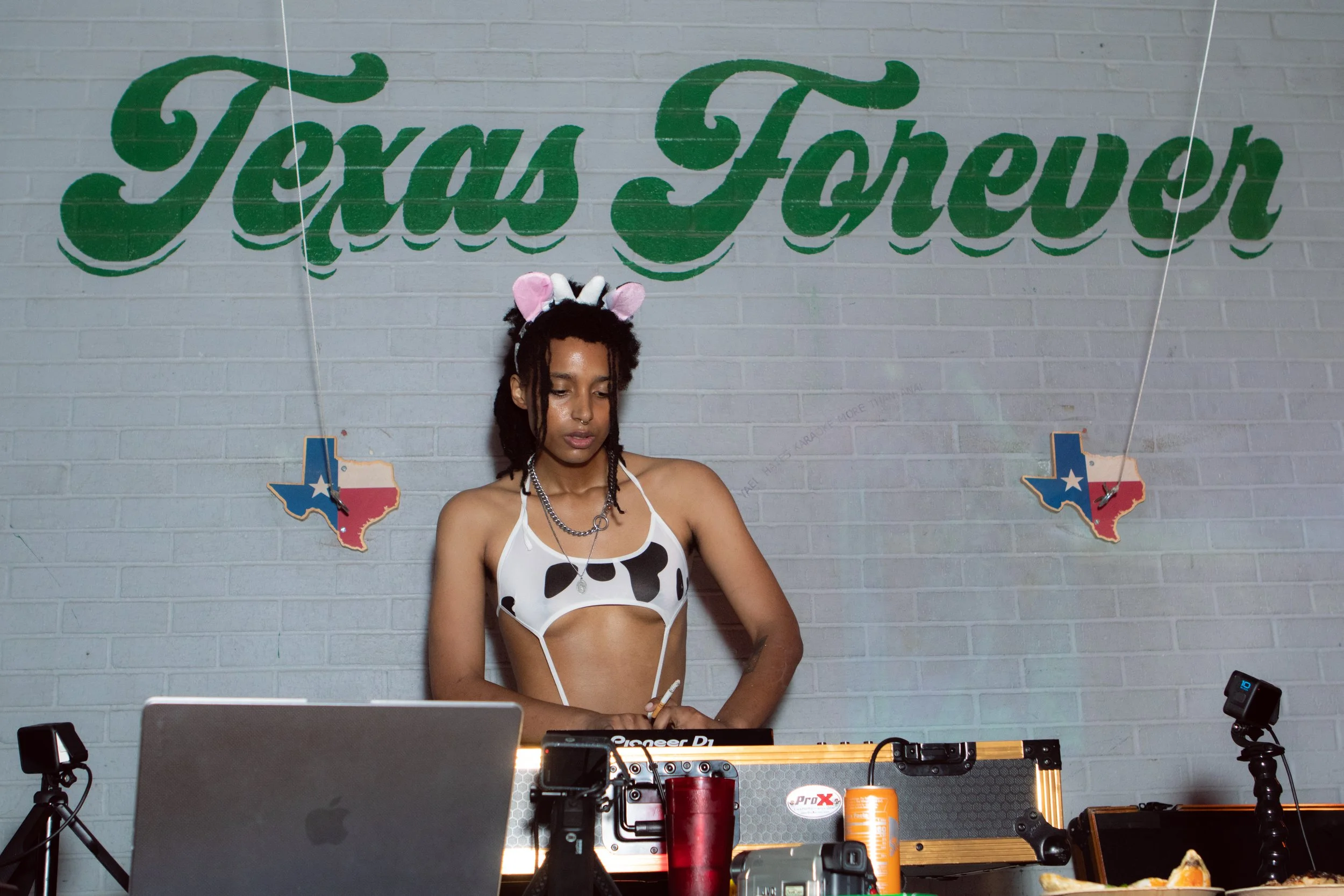 Photo credit: Natasha Bermuda (https://www.natasha-bermuda.com/)