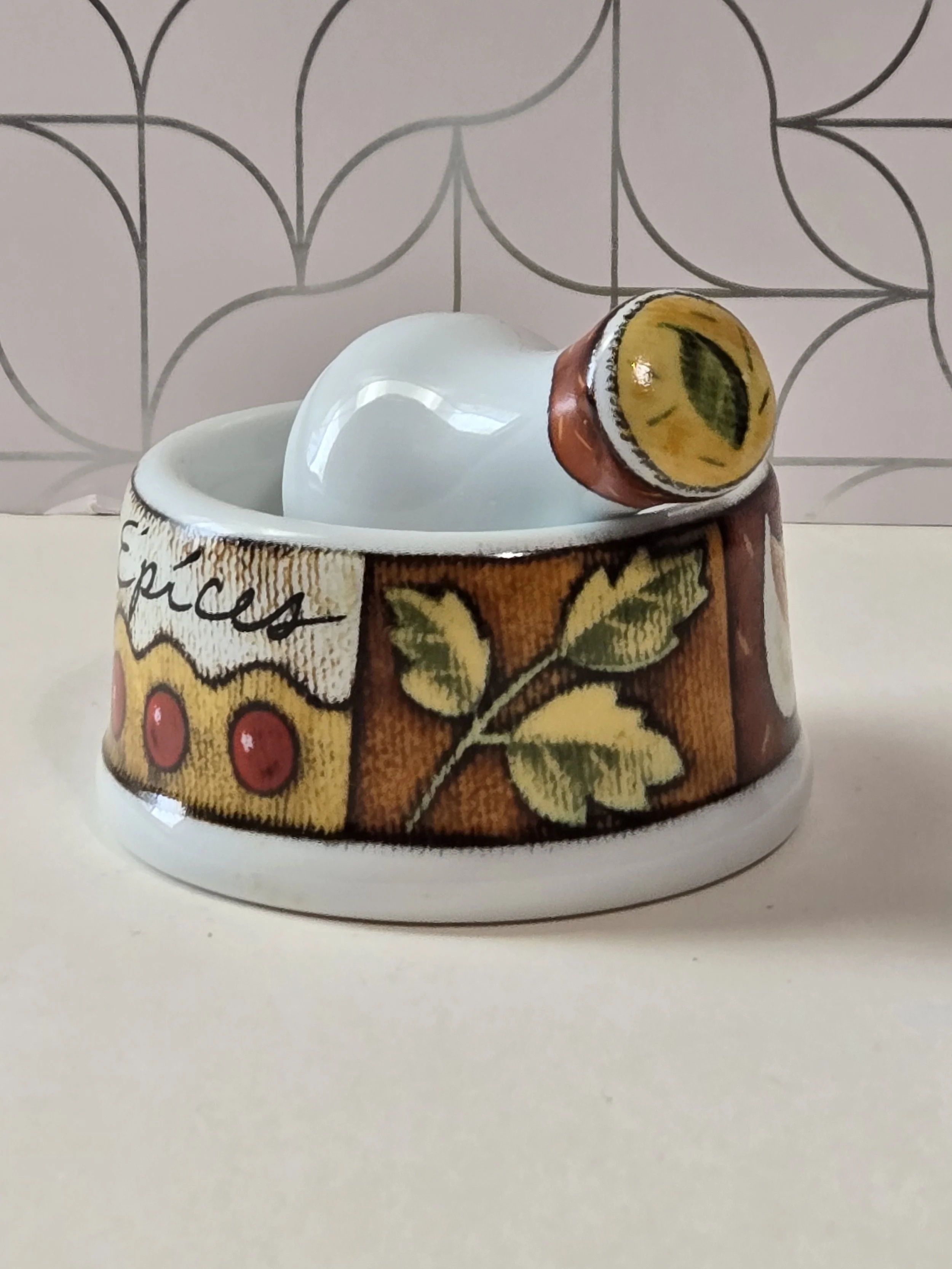 Vintage Jo!e International Garlic Grinder Mortar & Pestle – Ceramic Spice Crusher Kitchen Decor