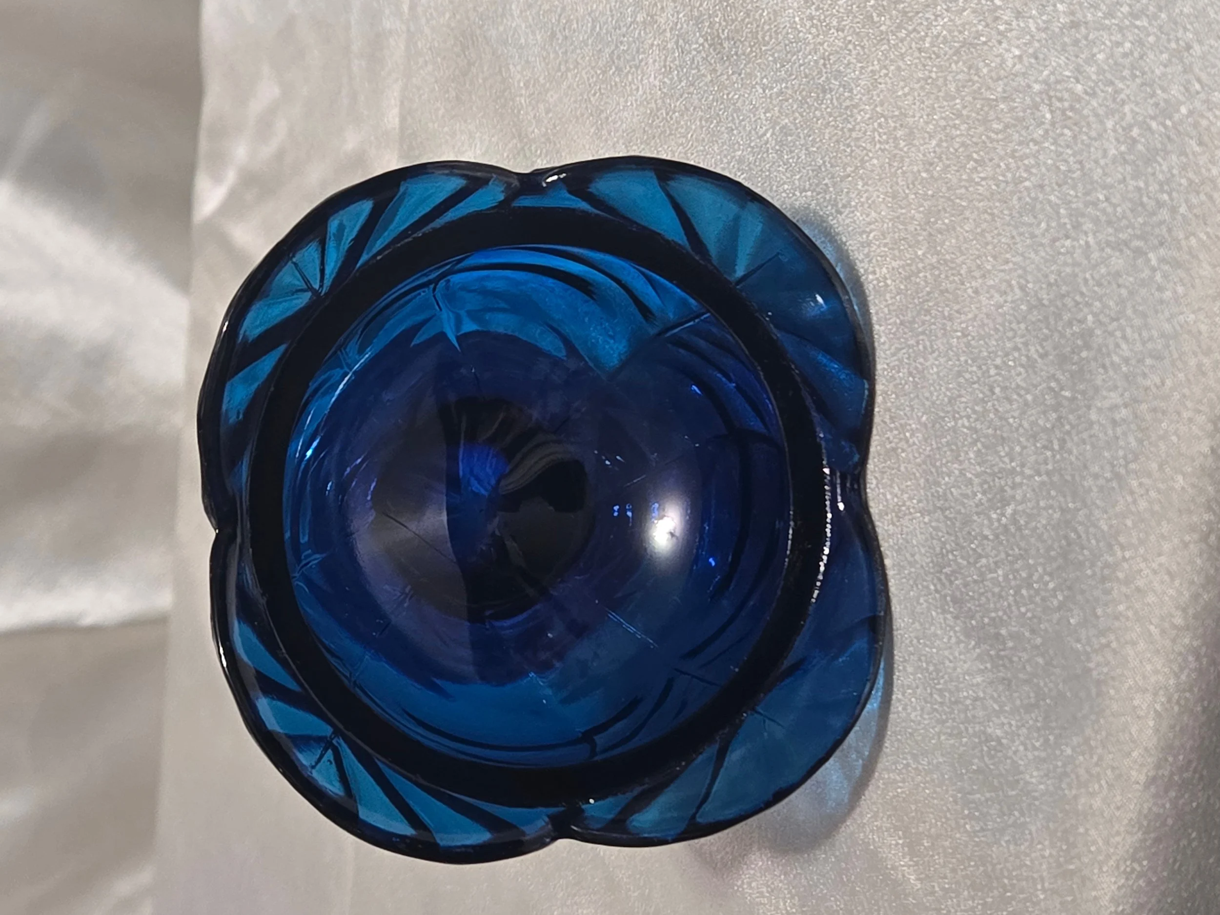 Viking Glass Glimmer Leaf fairy lamp base in charcoal blue pressed glass with leaf pattern and rounded form, mid-century vintage decorative piece.