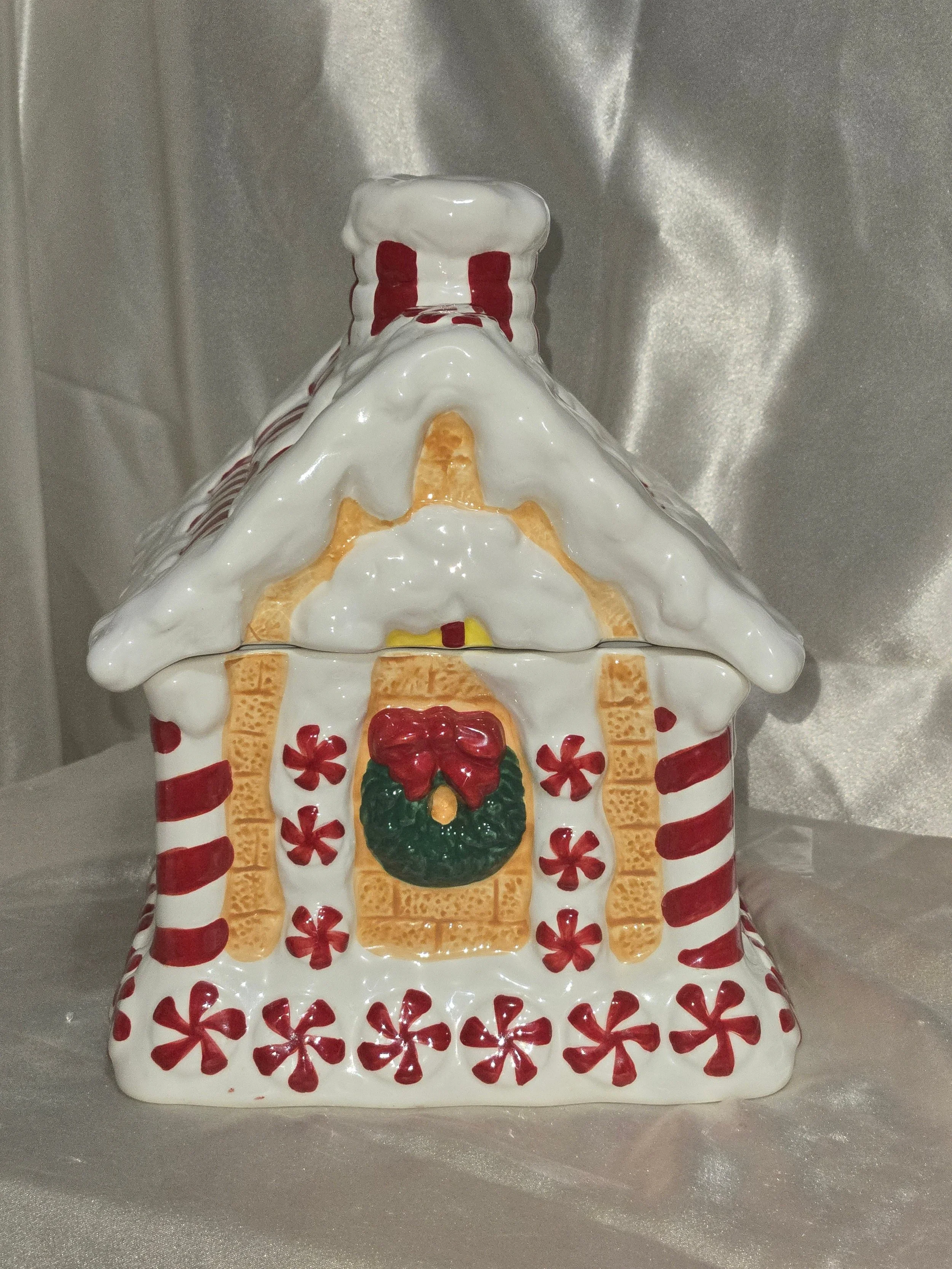 Vintage Gingerbread House Cookie Jar by Le Gourmet Chef, Ceramic Holiday Kitchen Decor