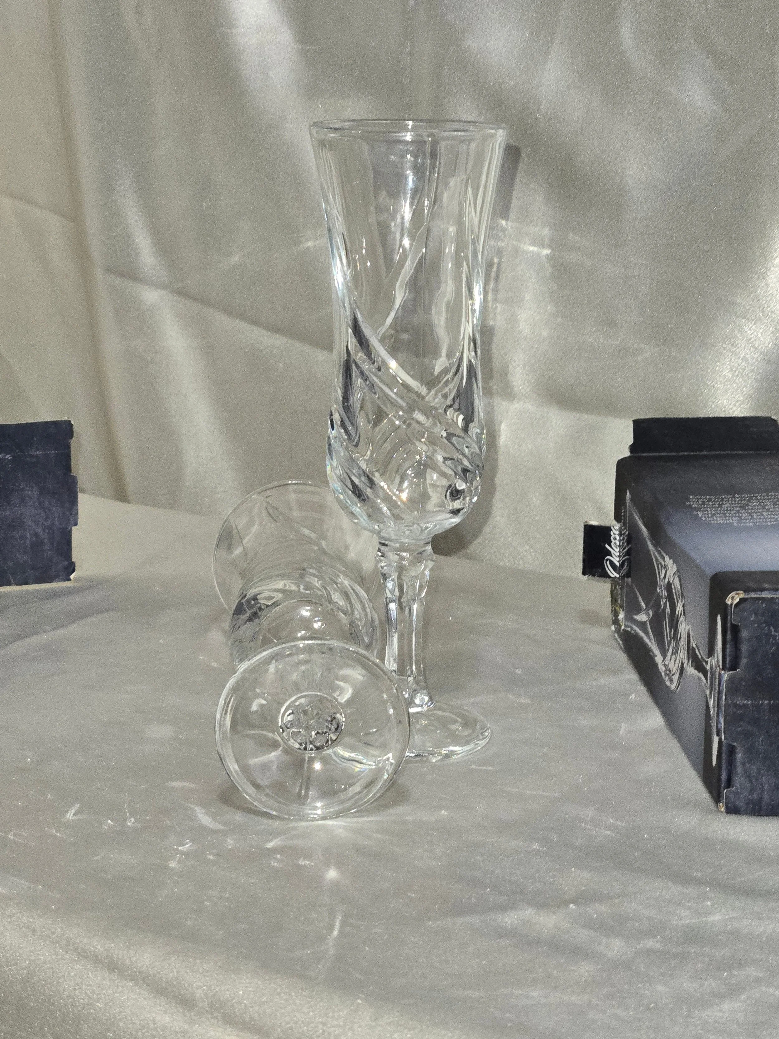 Odessa champagne flute shown on its side with stem detail