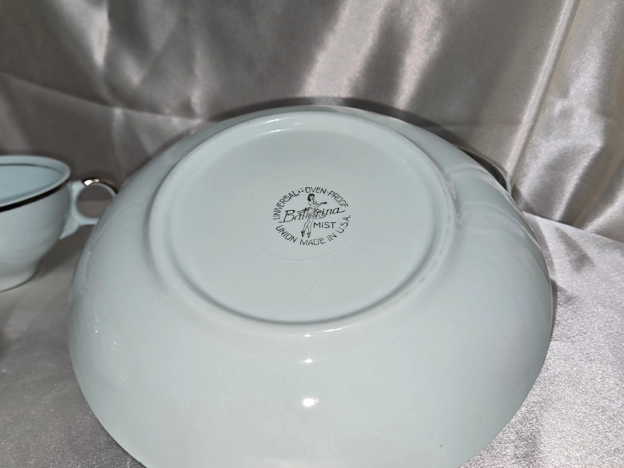 Close up shot of the bottom of Ballerina Mist bowl