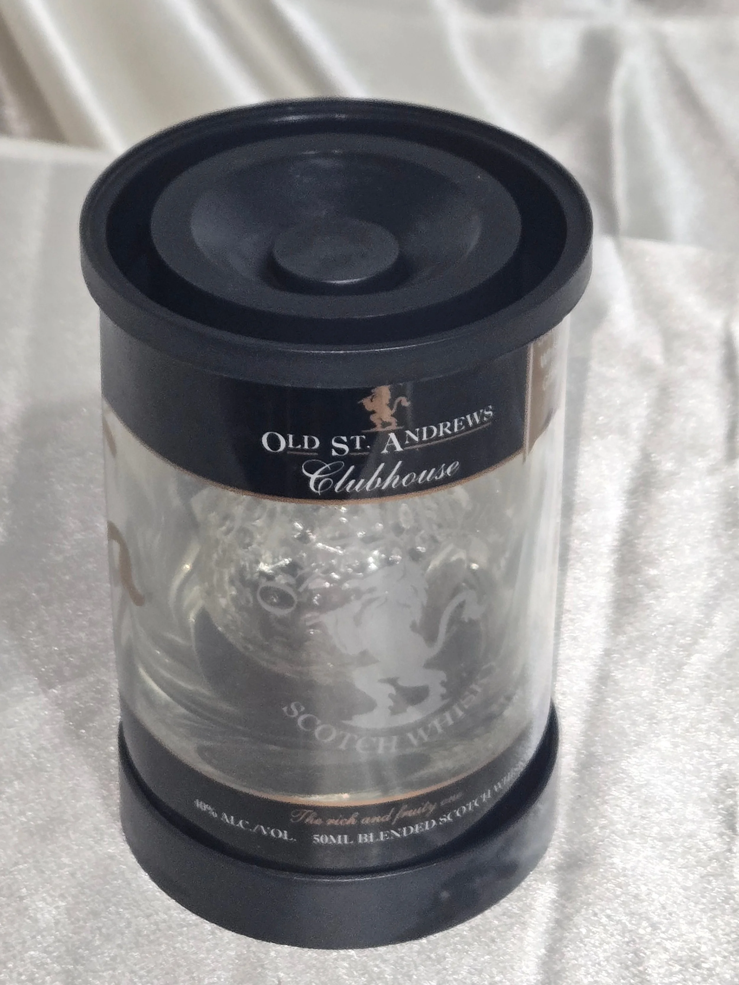 Old St. Andrews “Clubhouse” golf ball whisky bottle in packaging