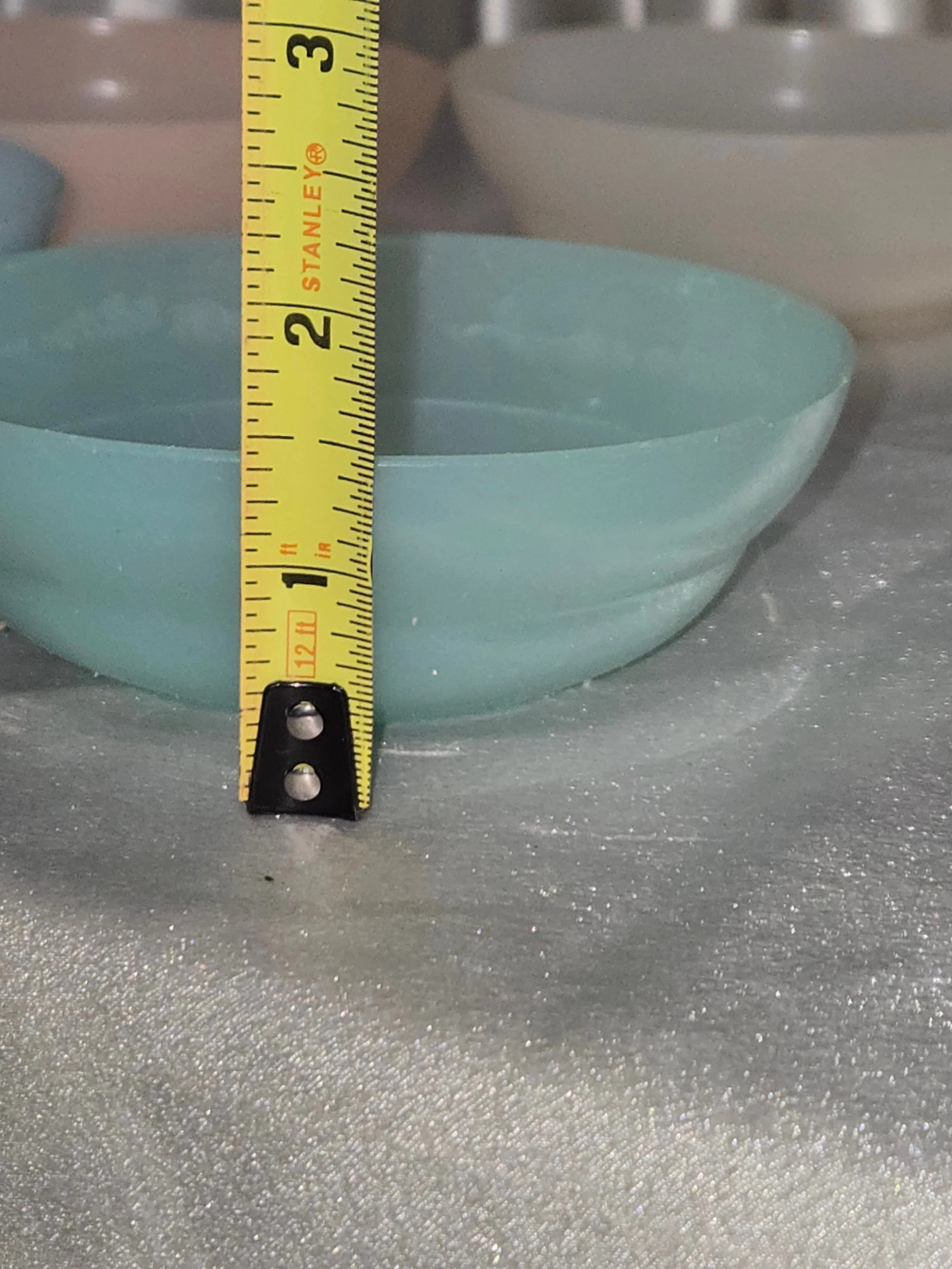 Side view showing depth of vintage plastic prep bowl