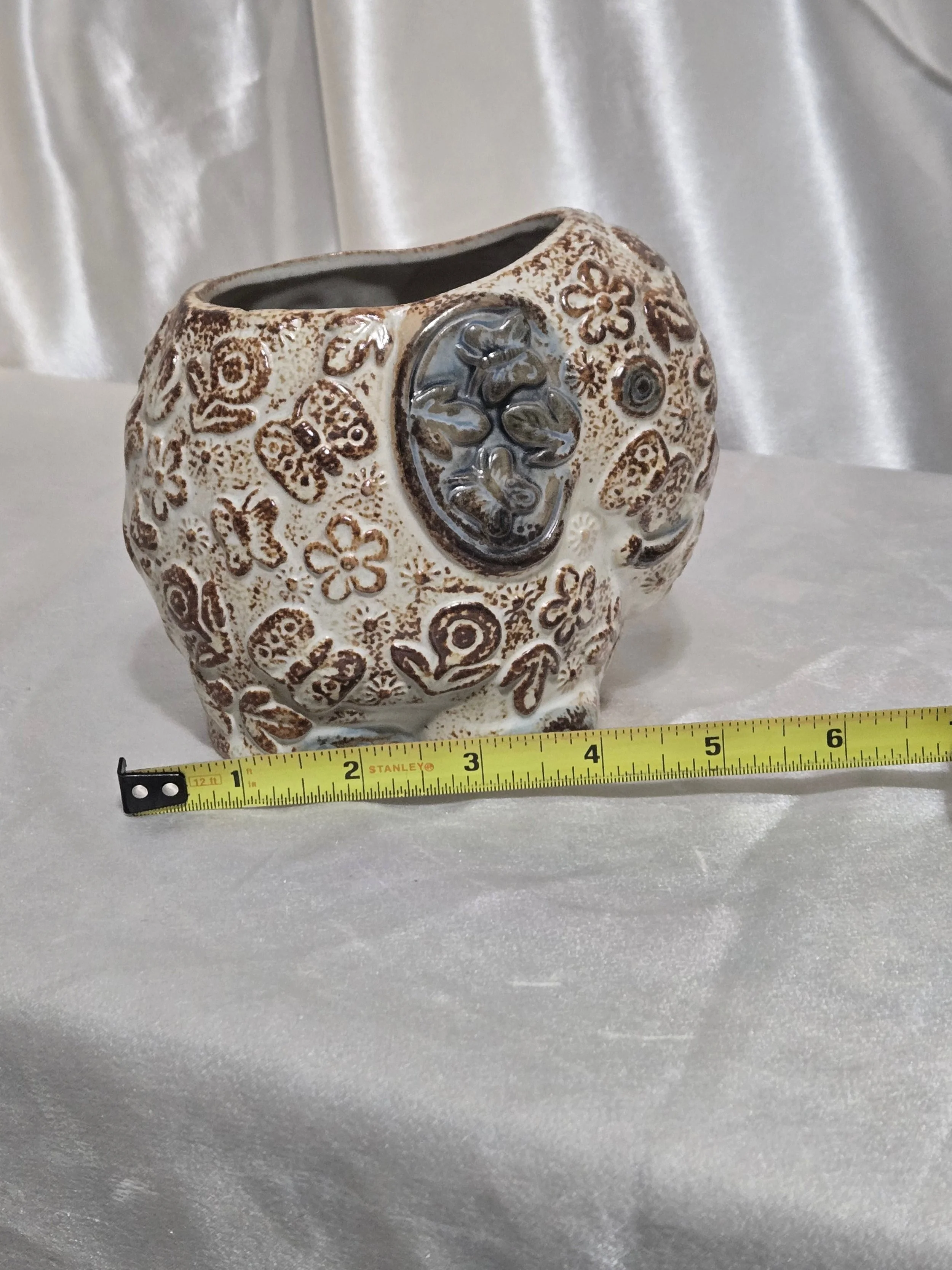 Vintage Ardco Dallas ceramic elephant candle holder with textured glaze.