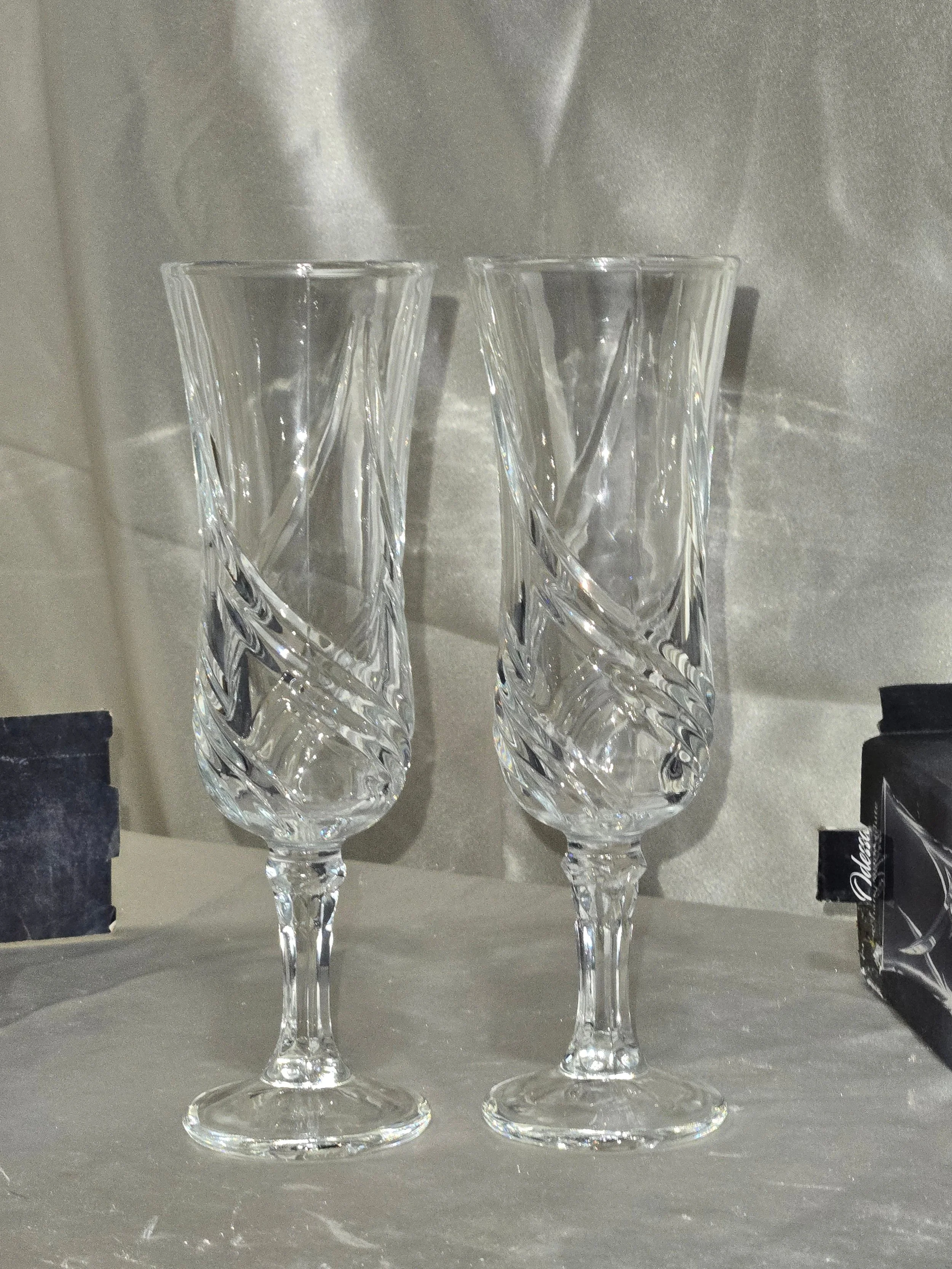Set of two Odessa champagne flutes displayed upright