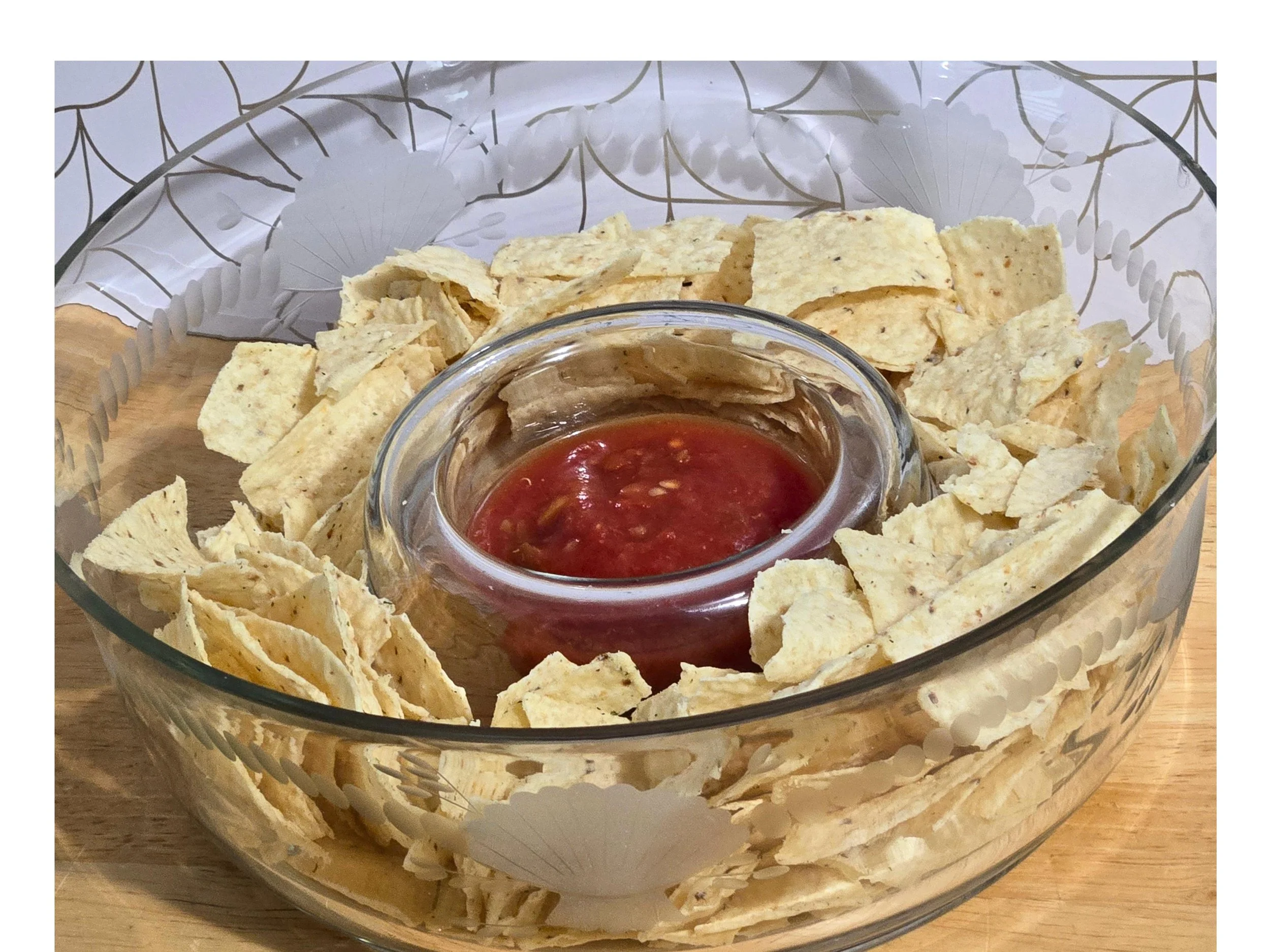 Princess House Crystal Chip and Dip Bowl • Etched Seashell Laurel Glass Serveware
