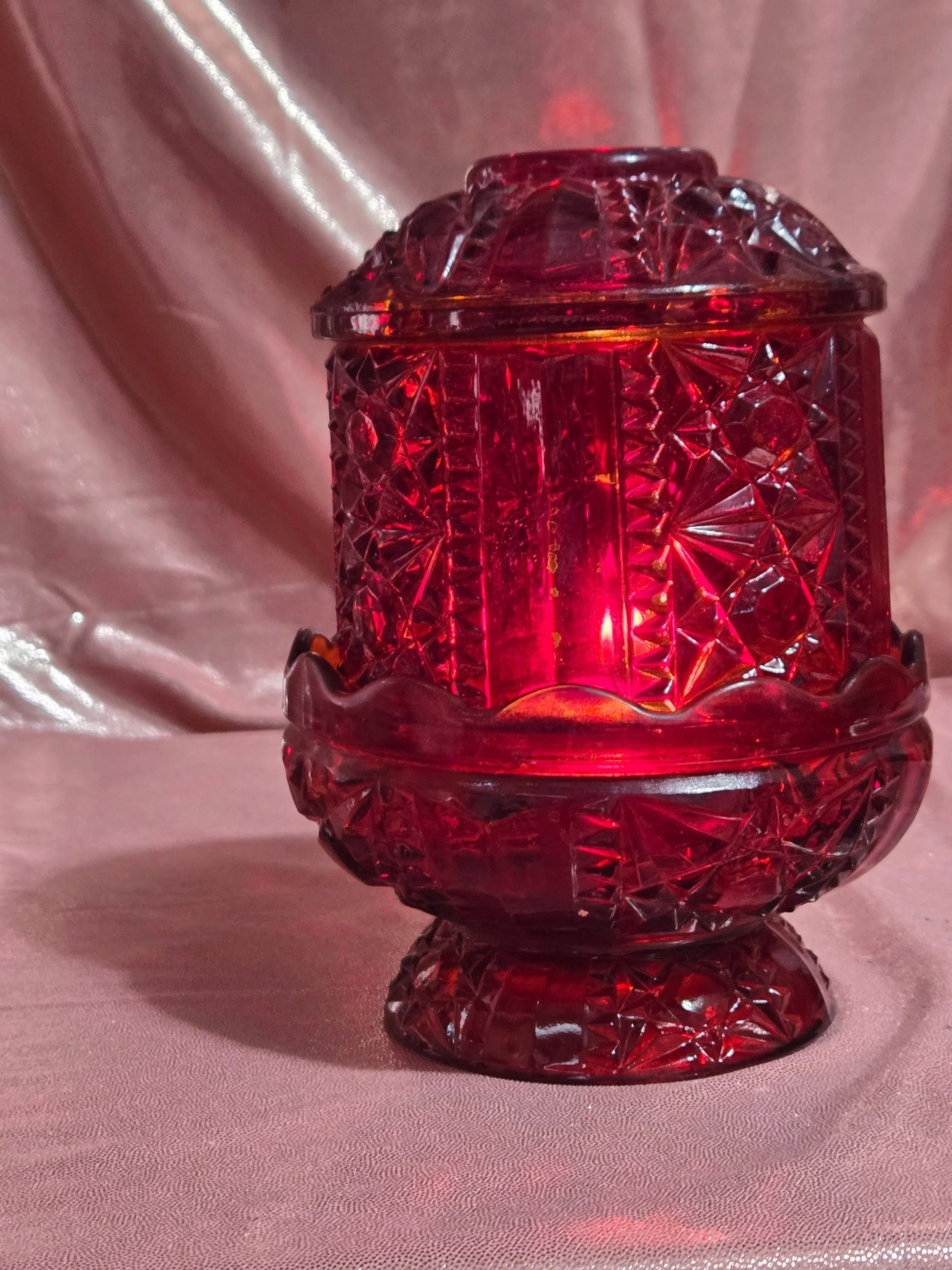 Red pressed glass decorative lamp