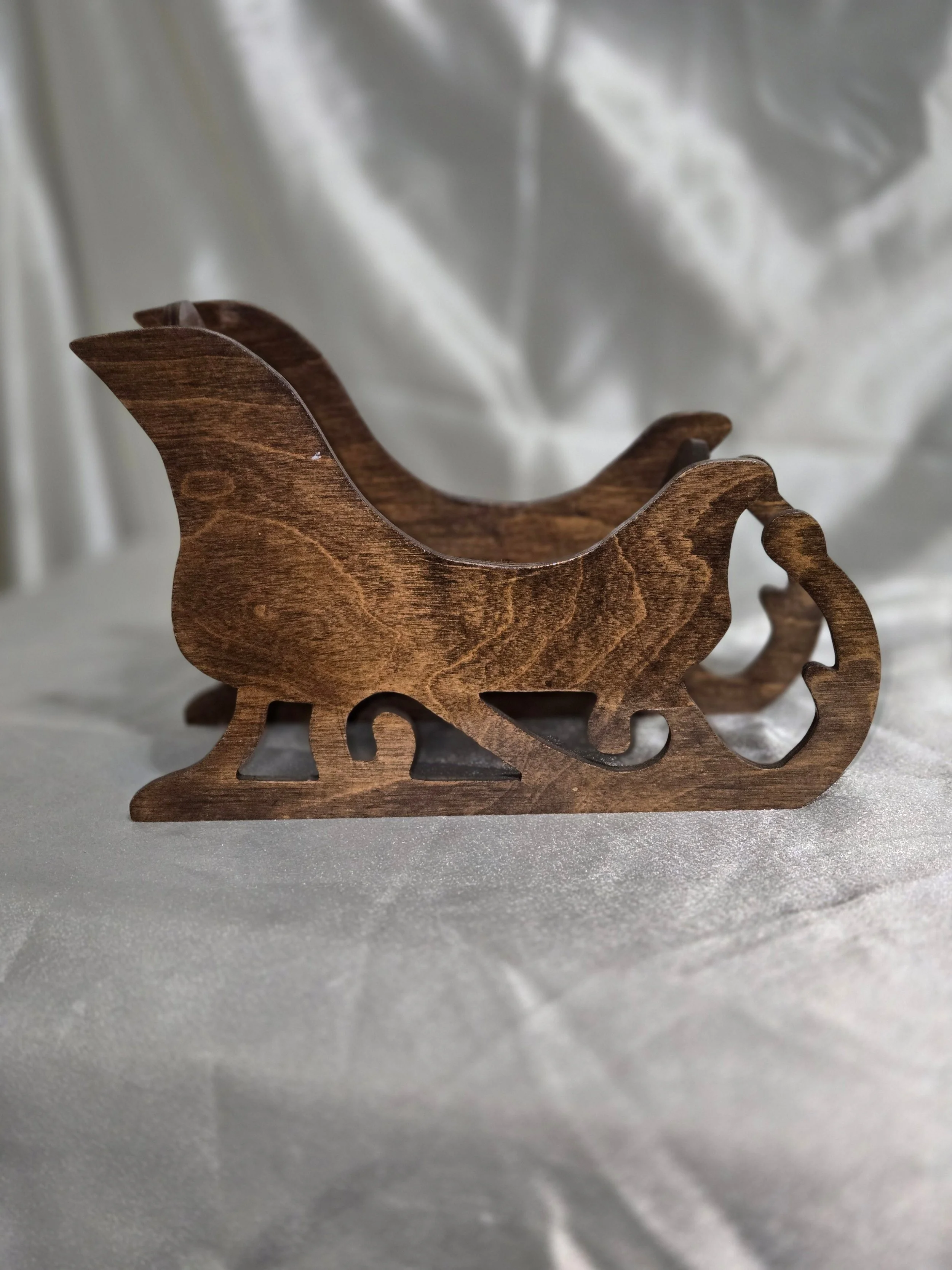 Wooden Christmas Sleigh Decor – Rustic Holiday Display