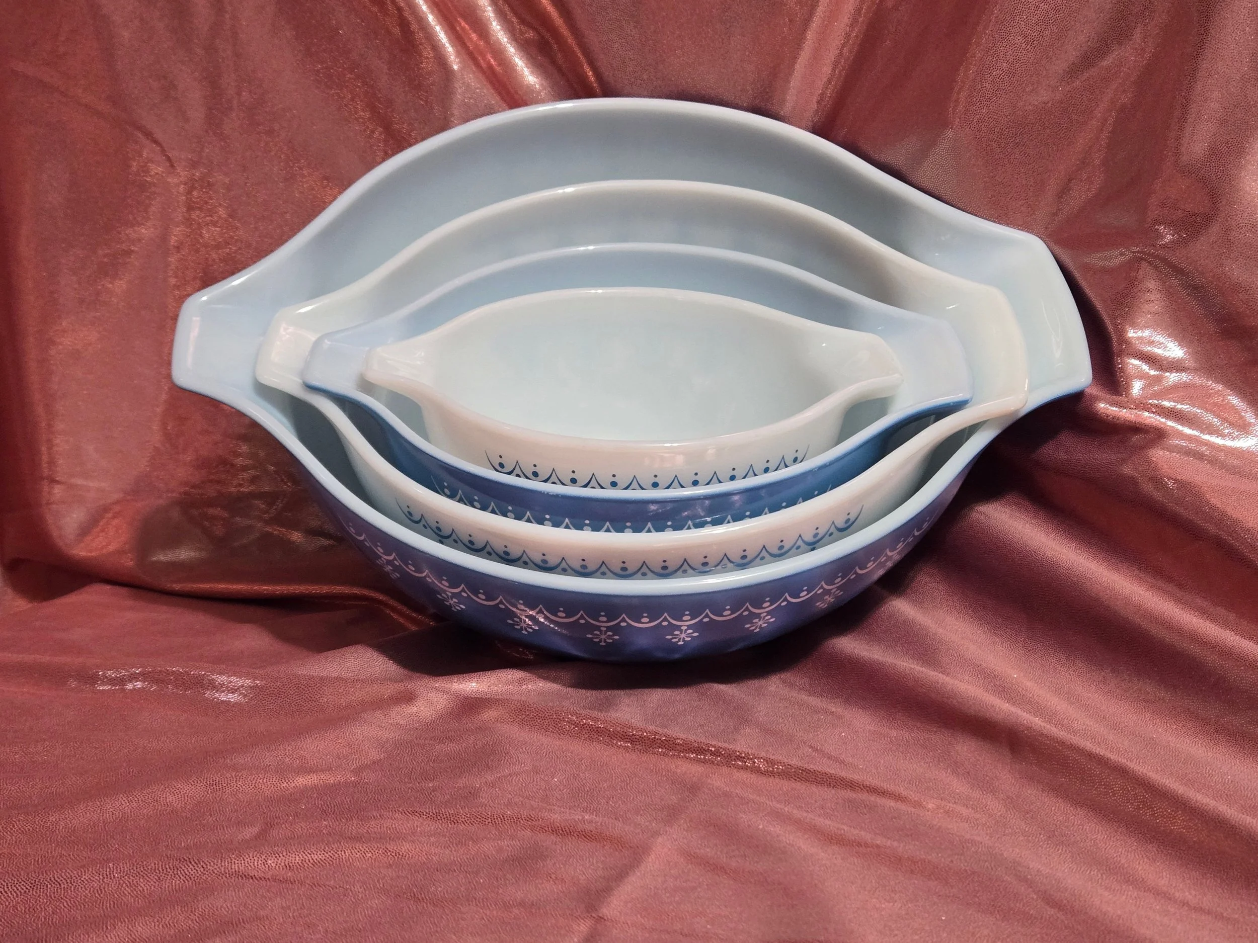 Pyrex Snowflake Blue nesting bowls 441 442 443 444