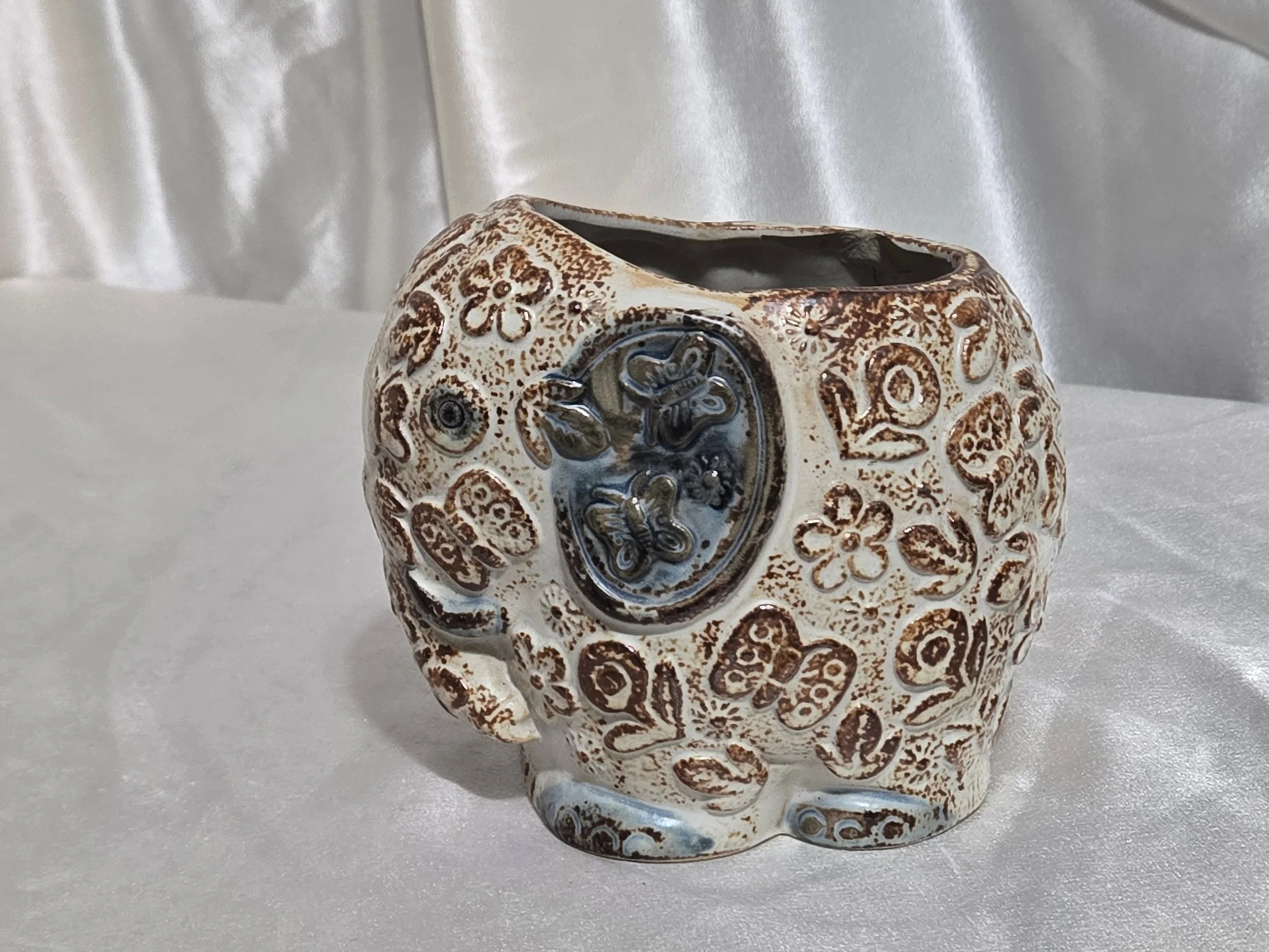 Vintage Ardco Dallas ceramic elephant candle holder with textured glaze.