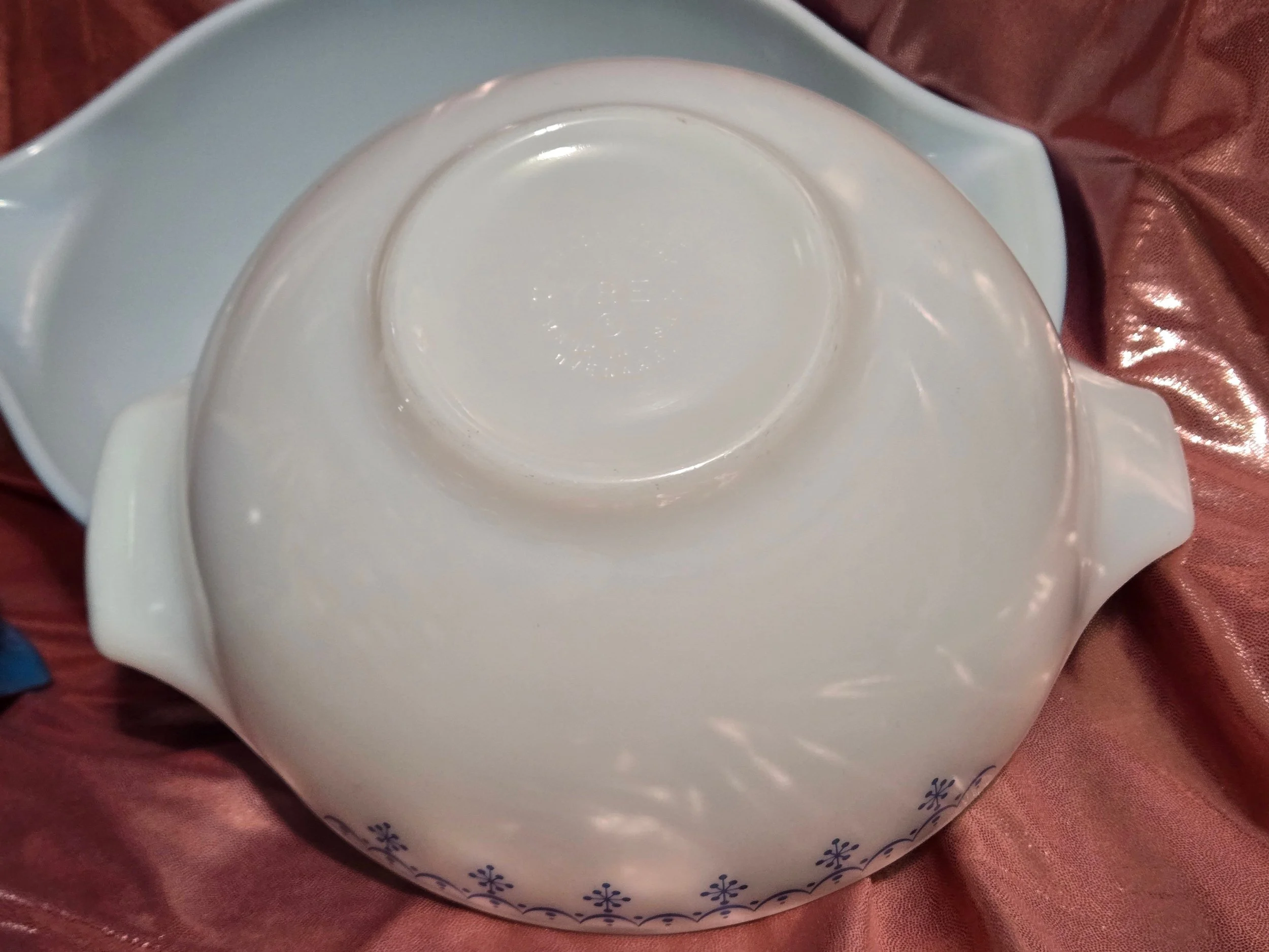 Mid century Pyrex Cinderella bowl bottom view