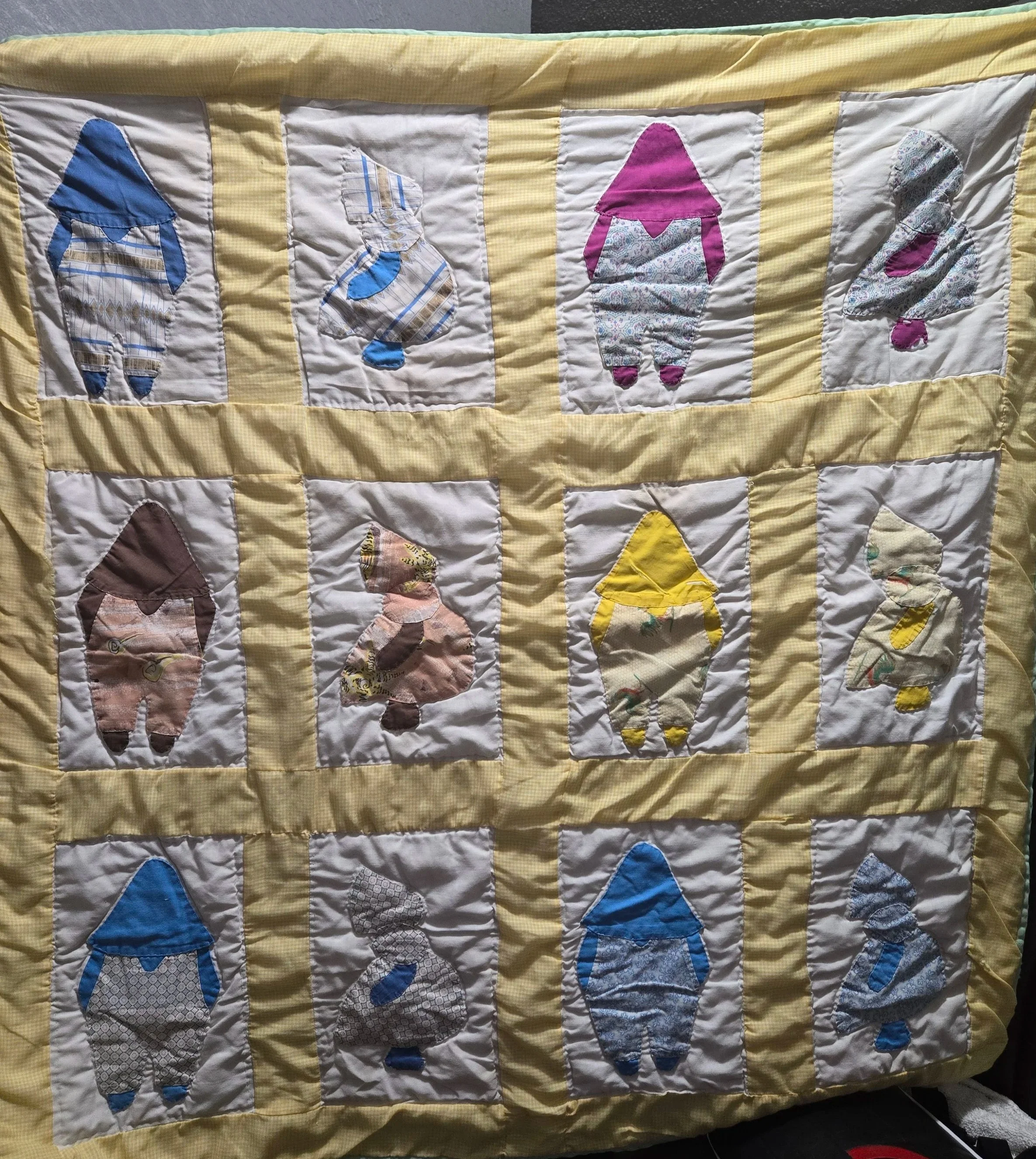 Vintage Handmade Sunbonnet Sue & Overall Sam Baby Quilt, Appliqué Crib Blanket