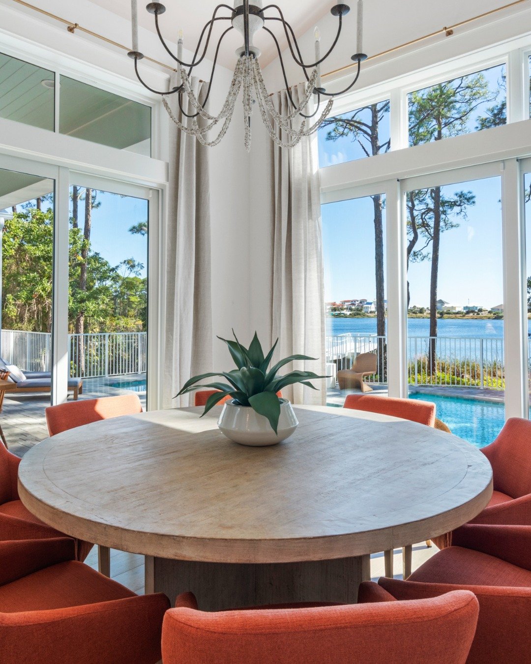Sun-soaked spaces start with thoughtful design.

From inspiration to installation, our team is here to bring your vision home. Get started with a in-store or in-home consultation today.