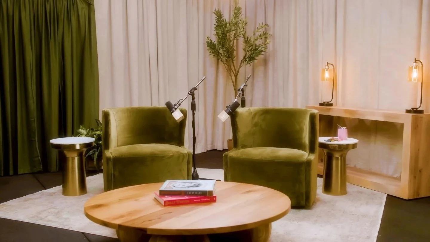 This set featuring our Nina Swivel Chair and Atlas Coffee Table pieces straight from Stock &amp; Trade Design Co. in Nashville have seen icons. Can you guess who took a seat right here?

Swipe to see who brought star power to the set.

Photos: @khloe