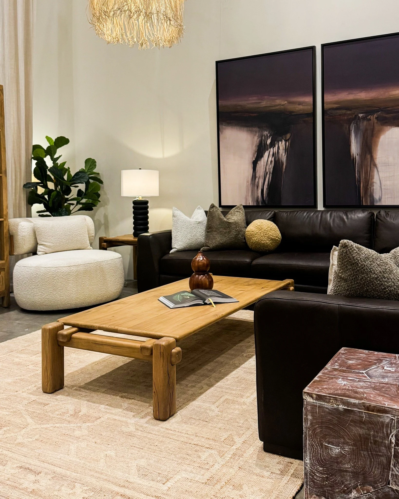 Nashville, this one&rsquo;s for you.
A little corner of our showroom full of cozy textures, timeless design, and pieces that feel like home. Whether you&rsquo;re looking to refresh a room or start from scratch, we&rsquo;ve got inspiration waiting for