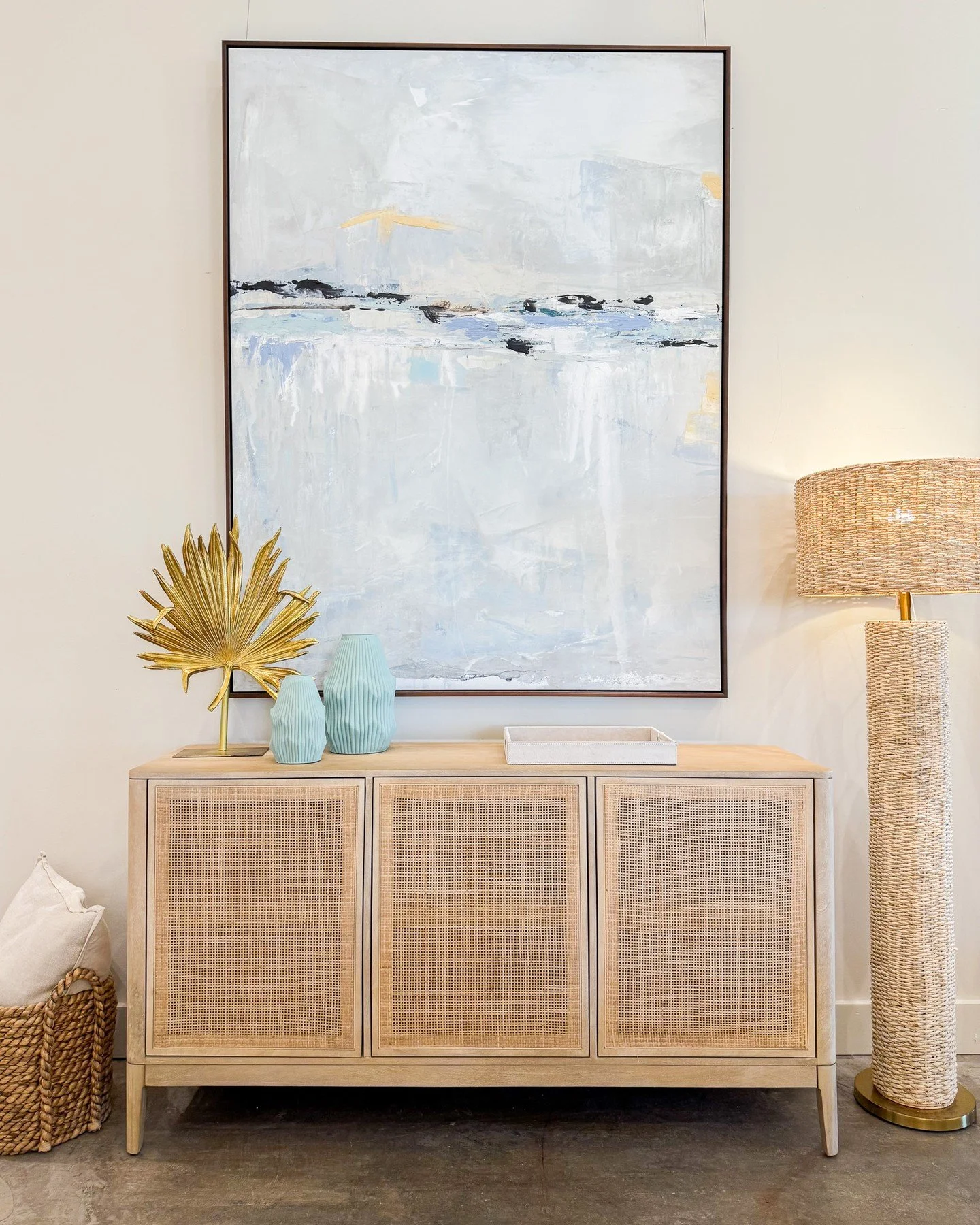 First impressions start here.
An inviting entryway sets the tone for the entire home, blending natural textures, refined finishes, and effortless sophistication. Thoughtfully styled yet beautifully functional, this look welcomes guests with warmth an