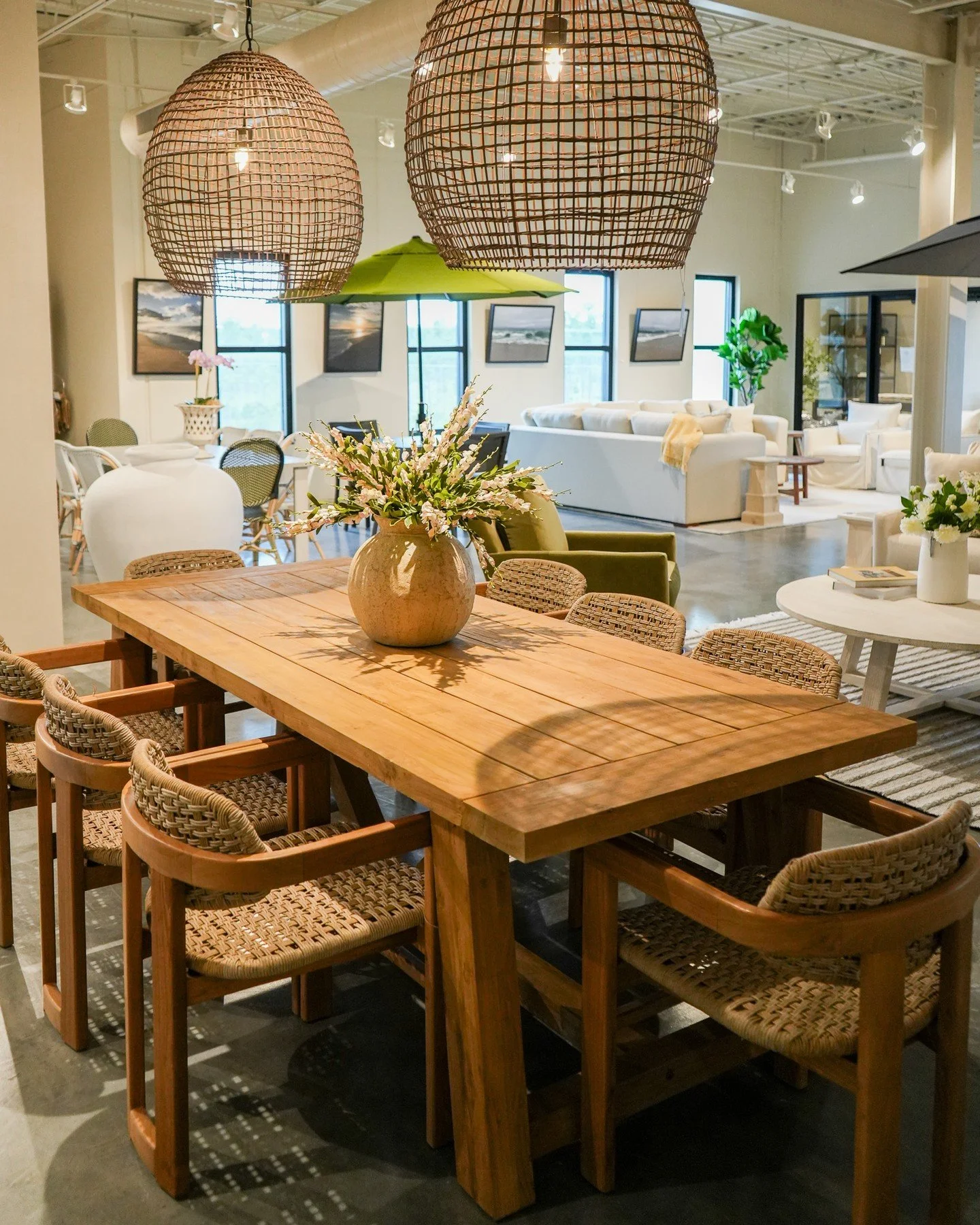 Some spaces just know how to slow the room down.

A dining moment made for lingering, gathering, and noticing the little details that make a house feel beautifully lived in.