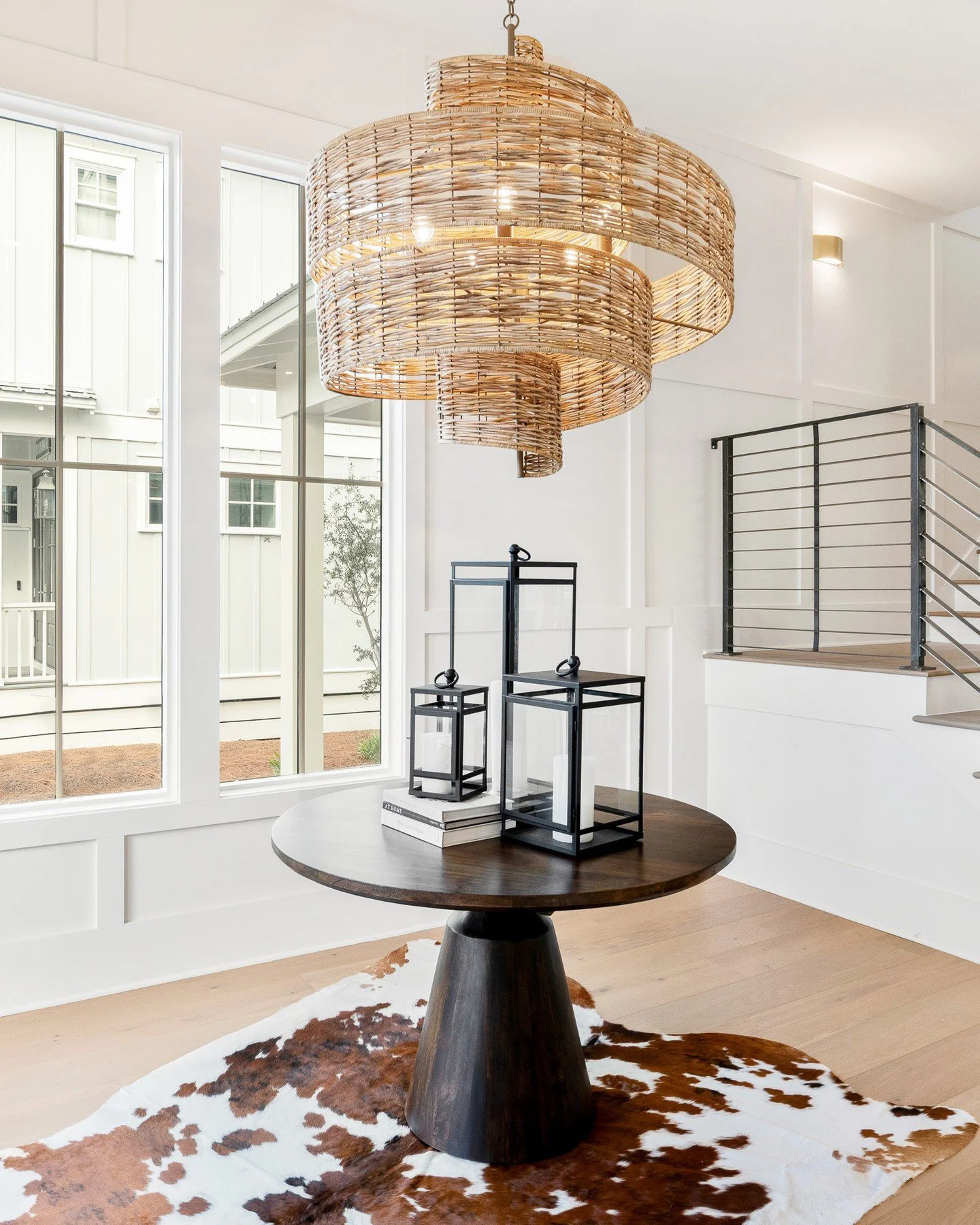 An entryway that makes the best first impression. ✨

From statement lighting to perfectly styled finishing touches, our design team helps create spaces that feel intentional from the moment you walk in.

Ready to bring your vision to life? Visit a sh