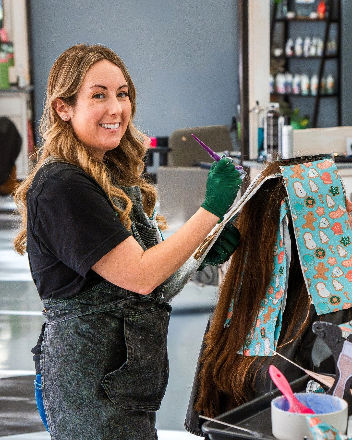 Busy season calls for hair that makes you feel good without thinking twice. ✨ Danielle has openings in her chair so if you&rsquo;ve been meaning to get in the salon before the holidays, this is your sign! 😉

🔗 Link in bio to book!