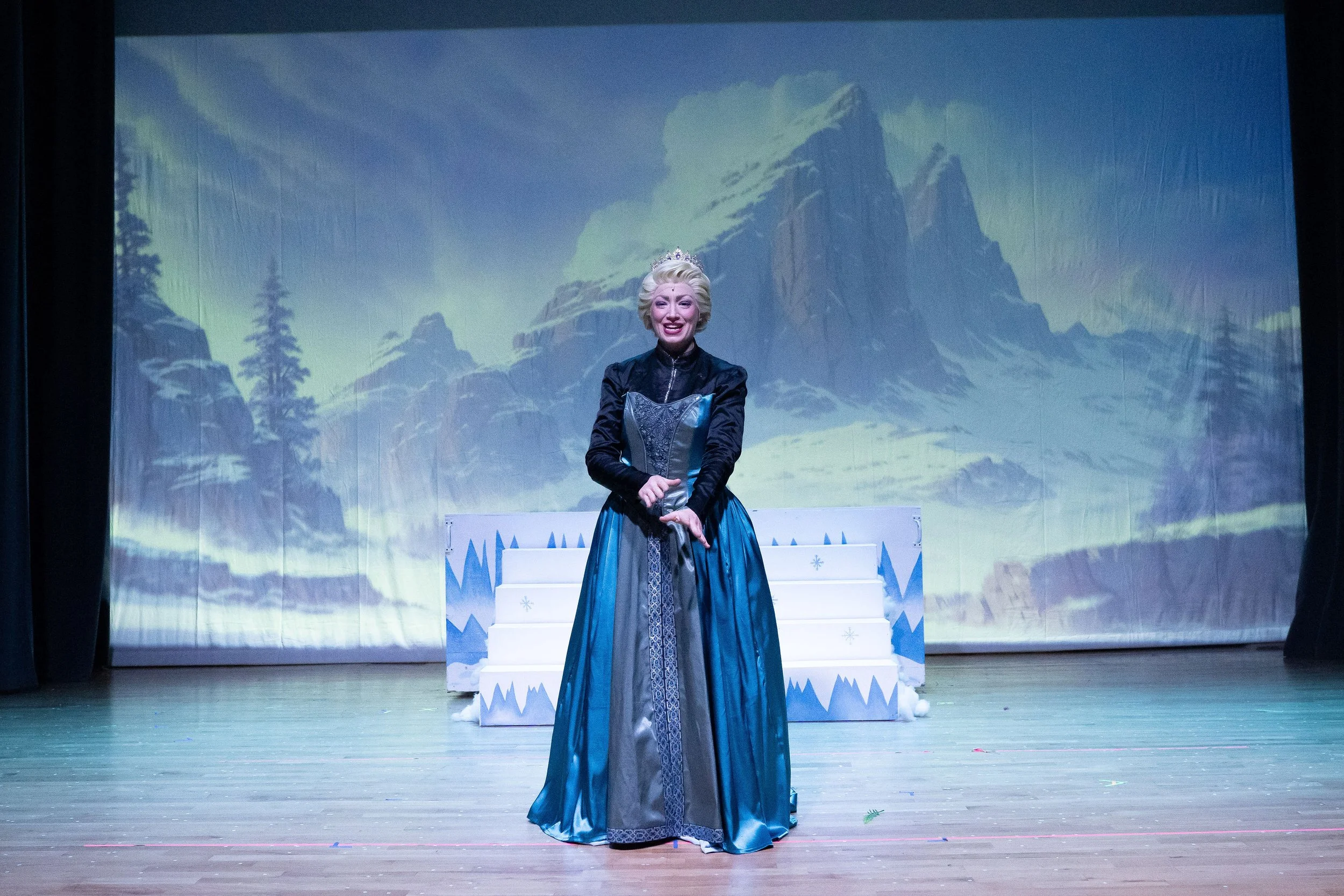 Elsa Singing Let it Go