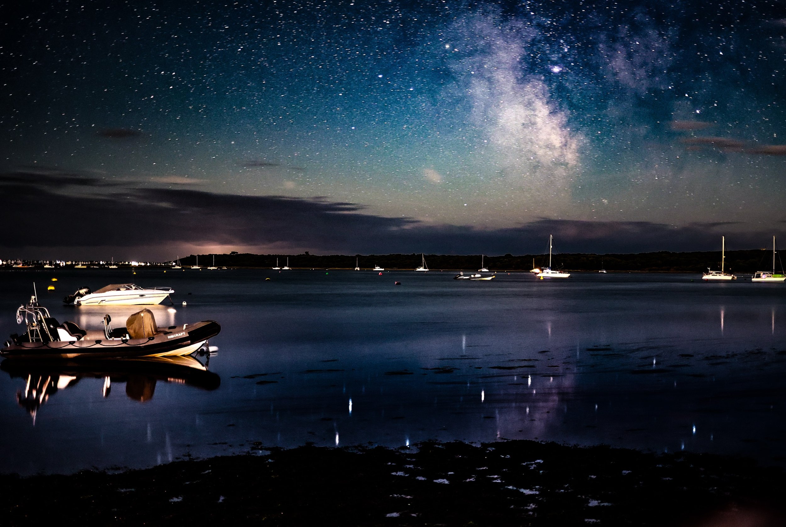 A few star shots from home this evening. Camera was on a book on the harbour wall as I don&rsquo;t know what happened to my tripod. 
Who cares nature is awesome. ✨ 
Single shot. 35mm. 
#milkywaychasers #dorset #astro #nightphotography #amaturephotogr