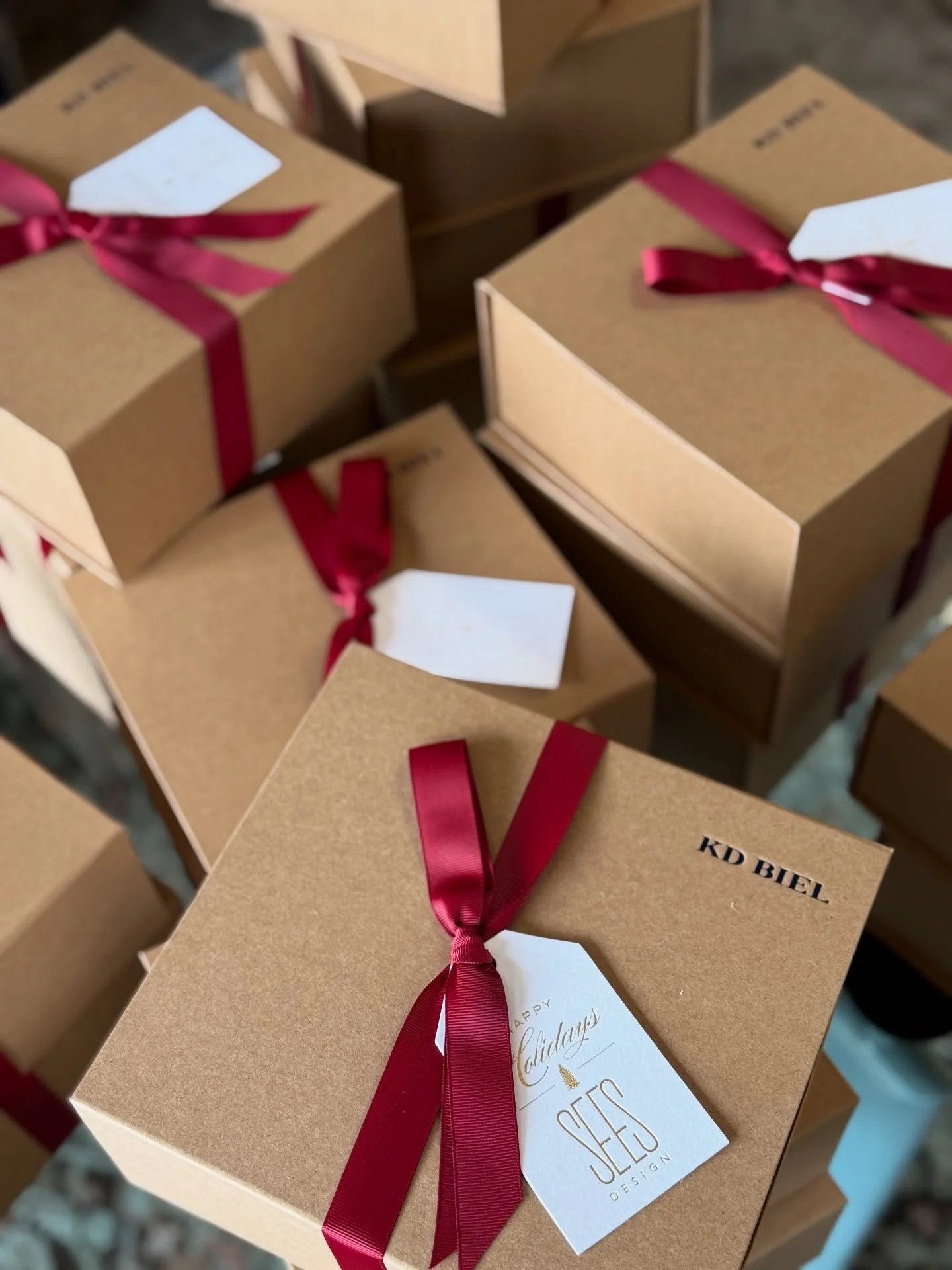 Picked up a few things at our new favorite store in the Dallas Design District: @kdbiel Aside from being the most gracious people to work with, their carefully curated selection is just what this town needed! Bravo @kurtbielawski 🎅🏻

Special thanks